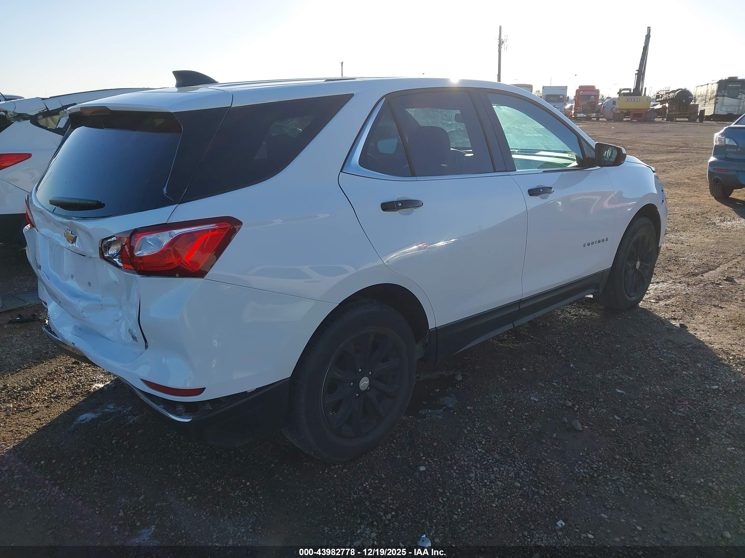 CHEVROLET EQUINOX image 4