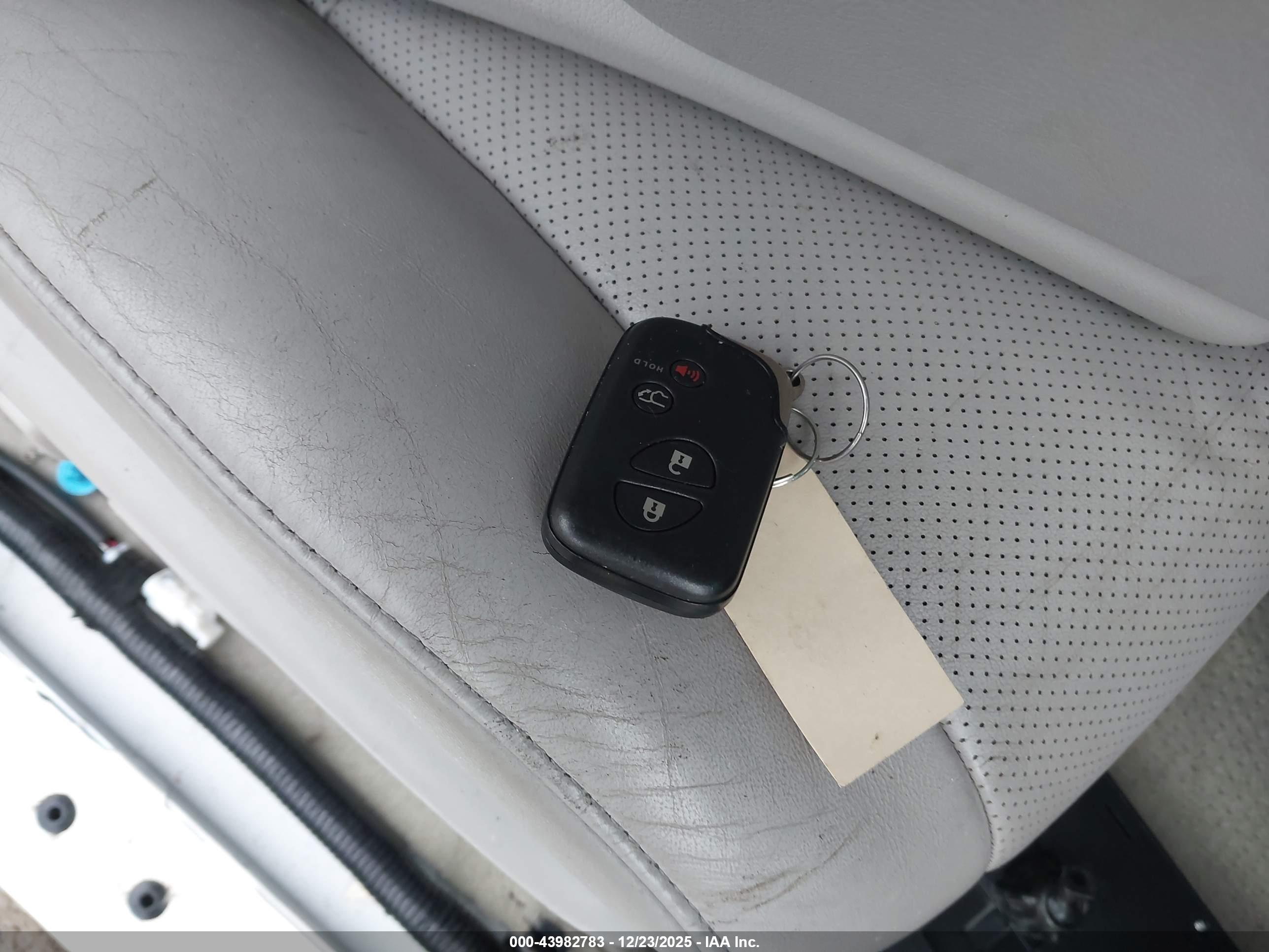 LEXUS RX image 11