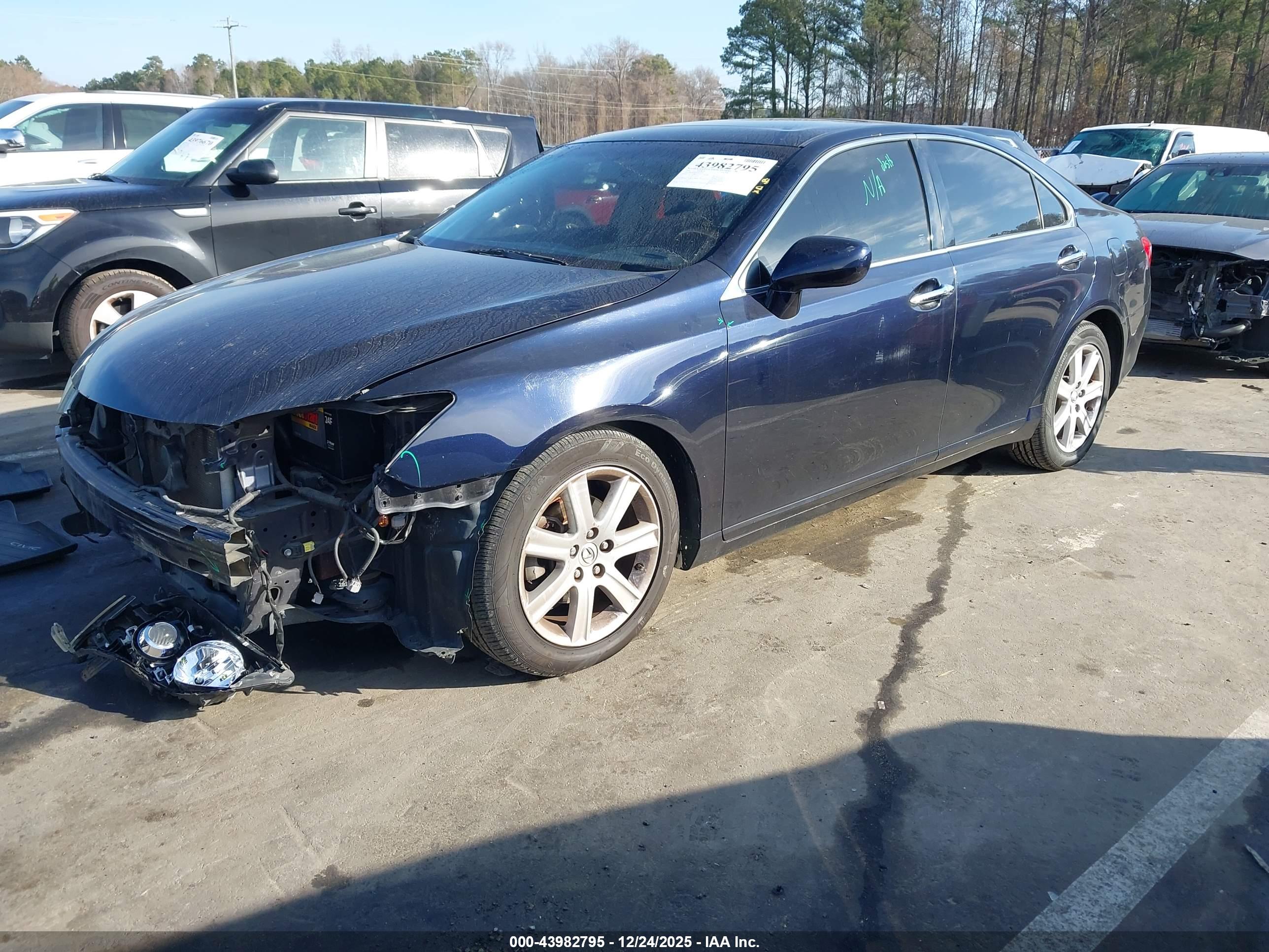 LEXUS ES image 2