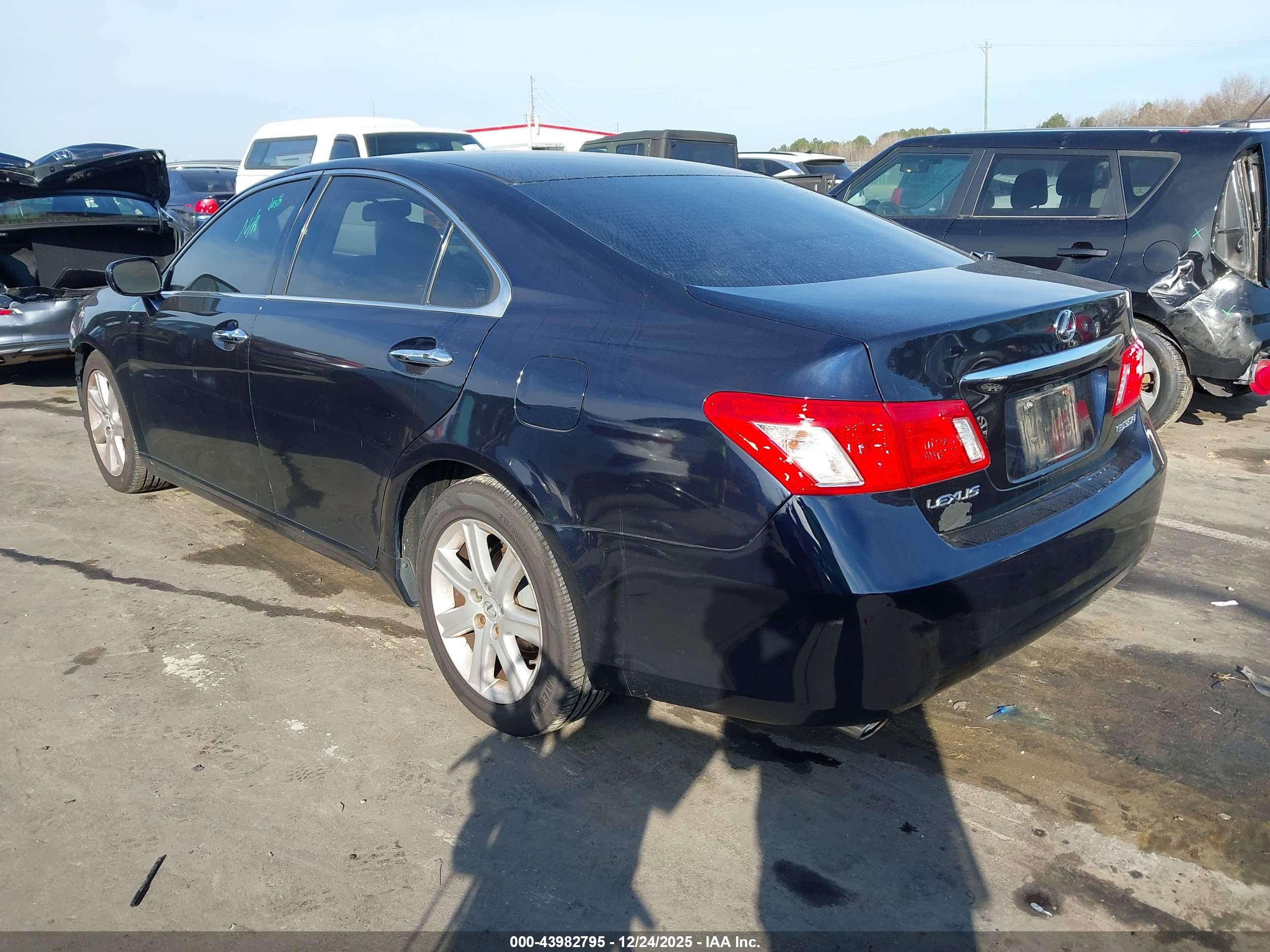 LEXUS ES image 3