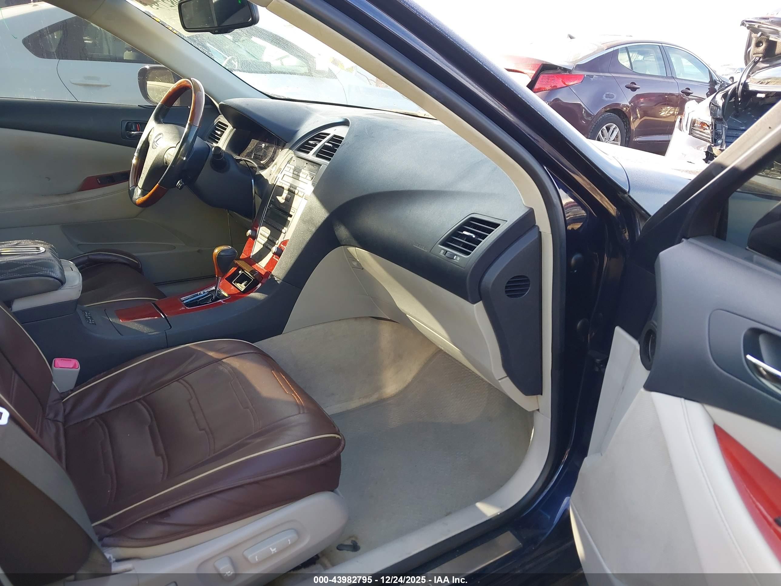 LEXUS ES image 5