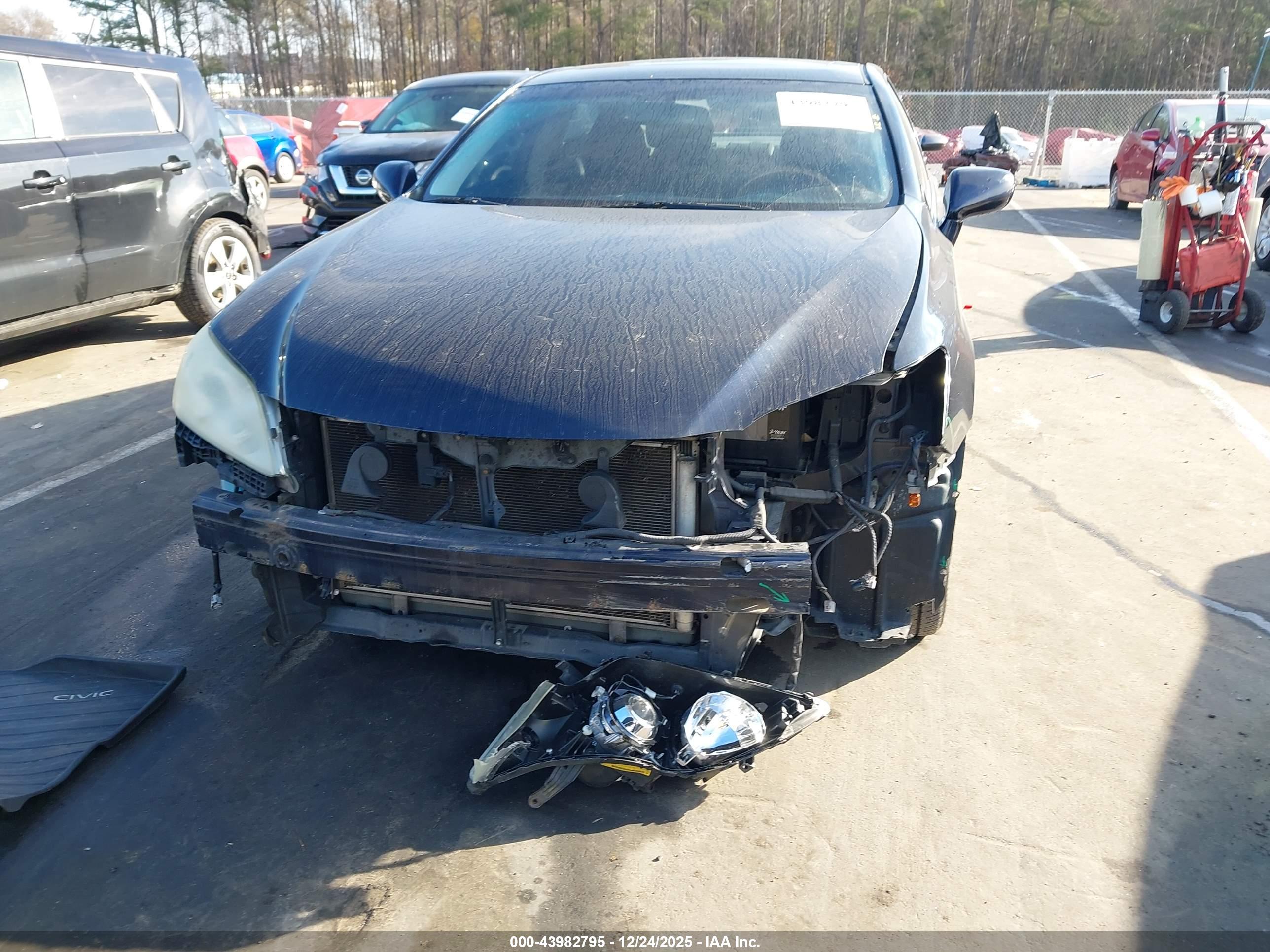 LEXUS ES image 6