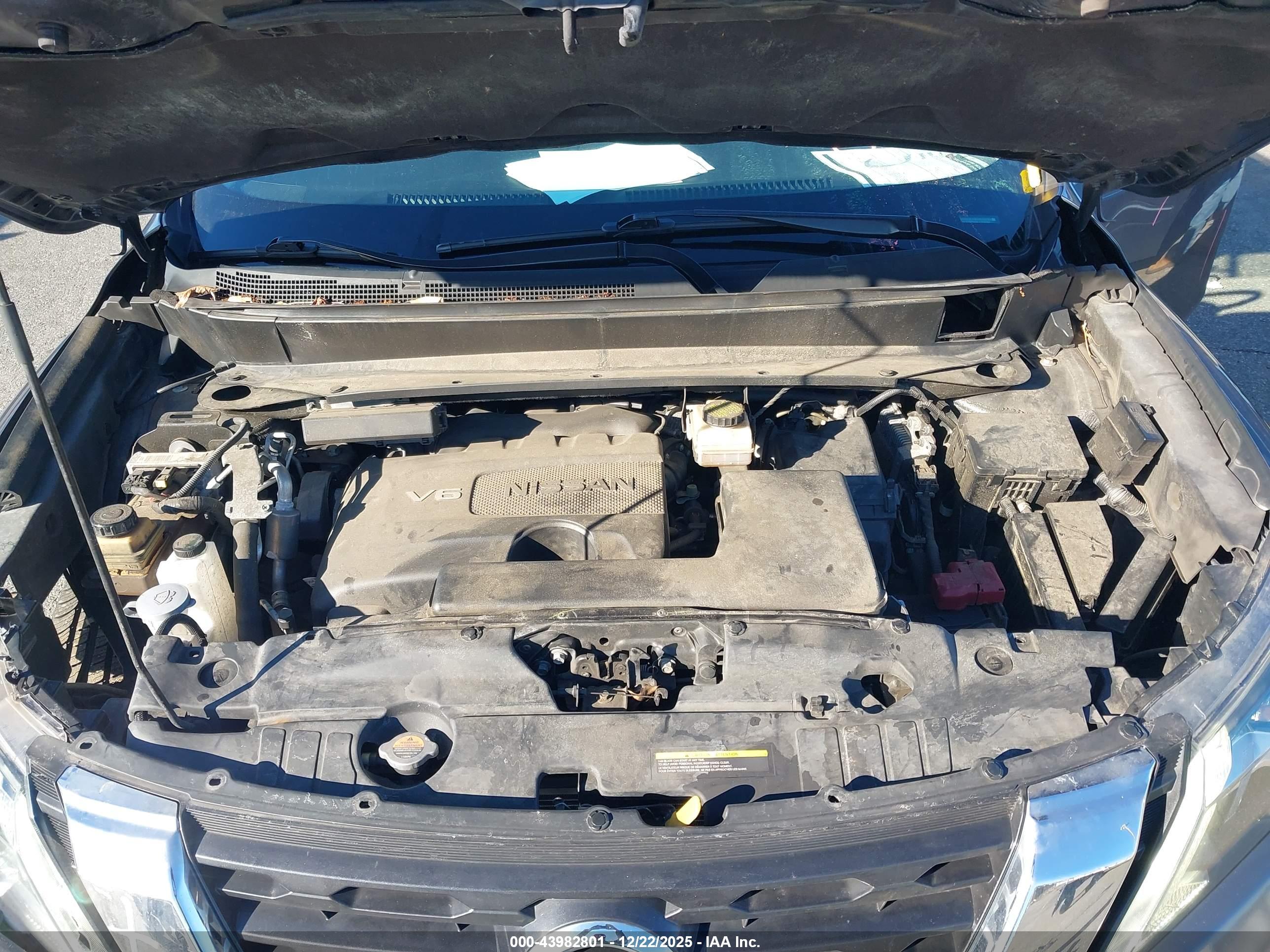 NISSAN PATHFINDER image 10