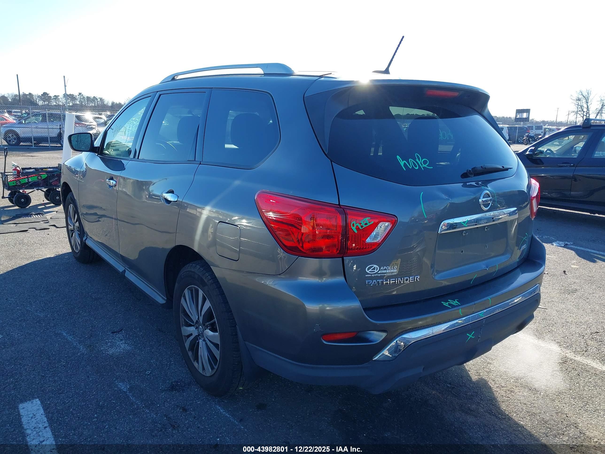 NISSAN PATHFINDER image 3