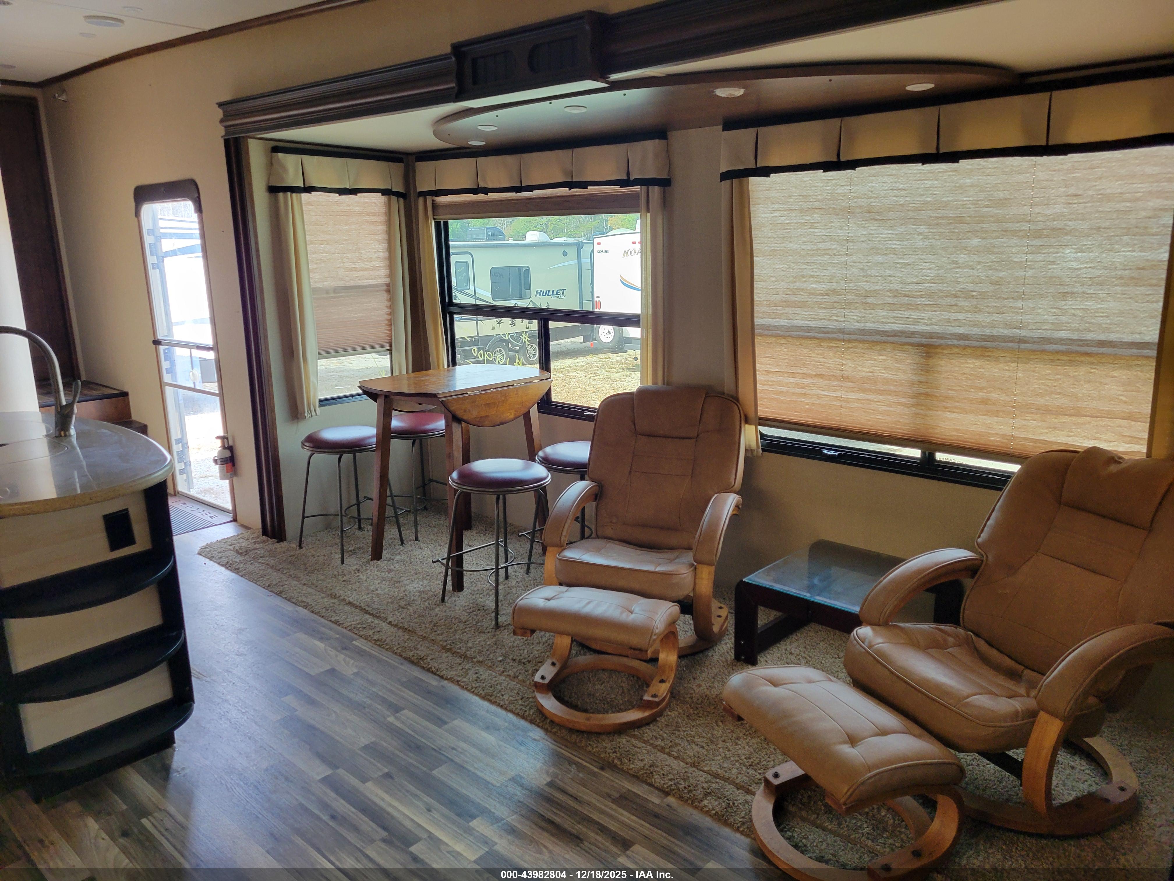 GRAND DESIGN image 10