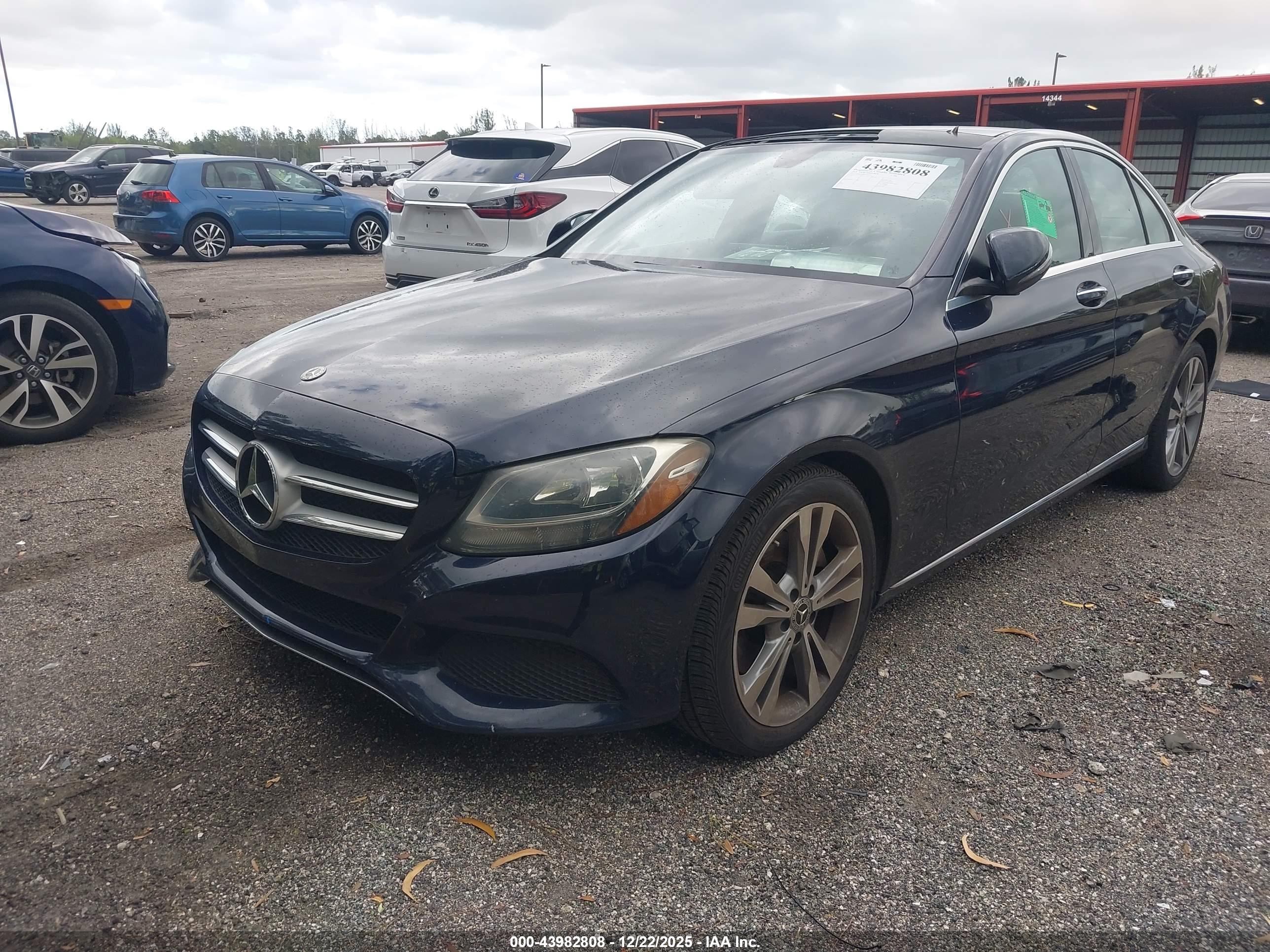 MERCEDES-BENZ C image 2