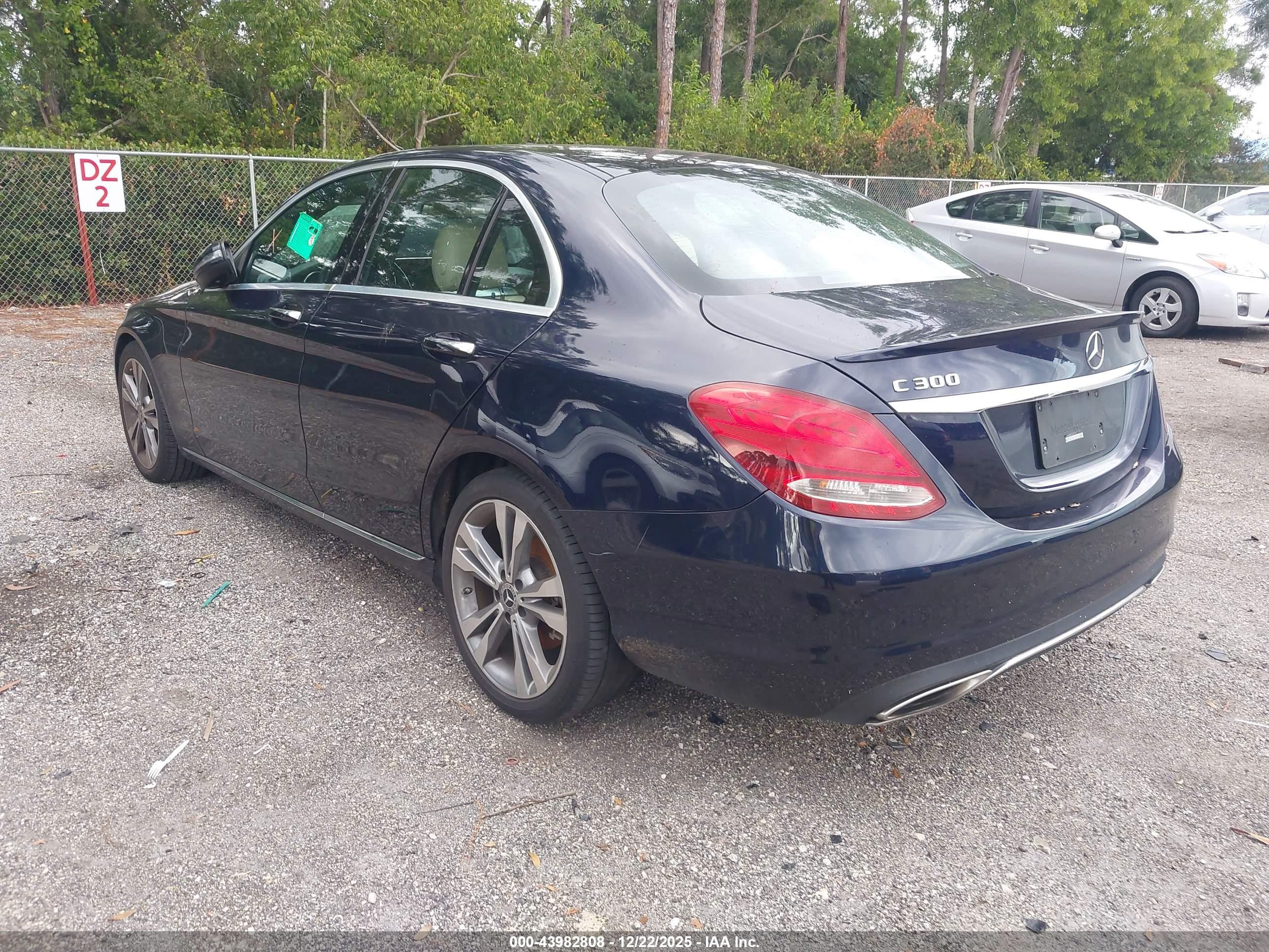 MERCEDES-BENZ C image 3