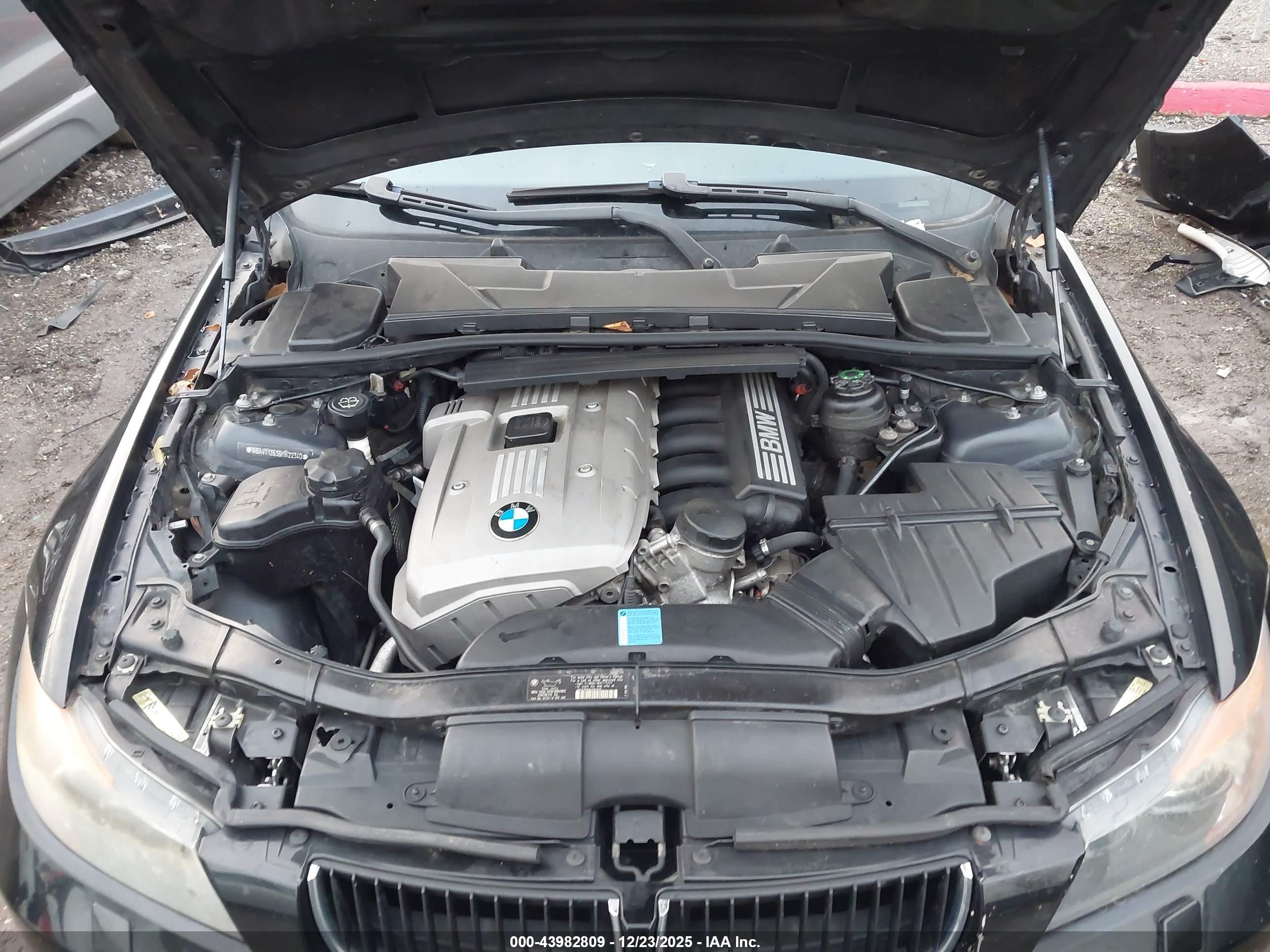 BMW 325XIT image 10