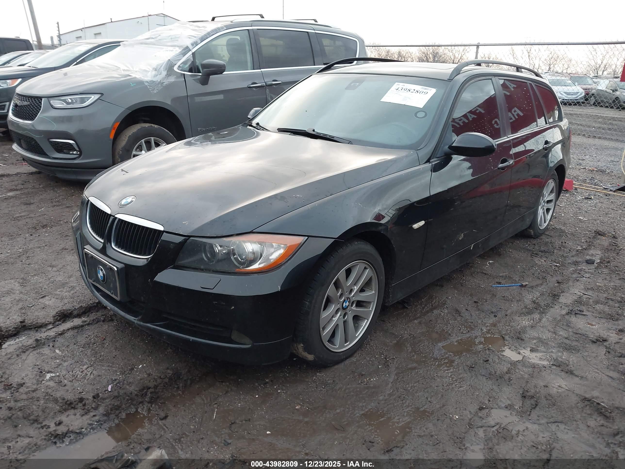BMW 325XIT image 2