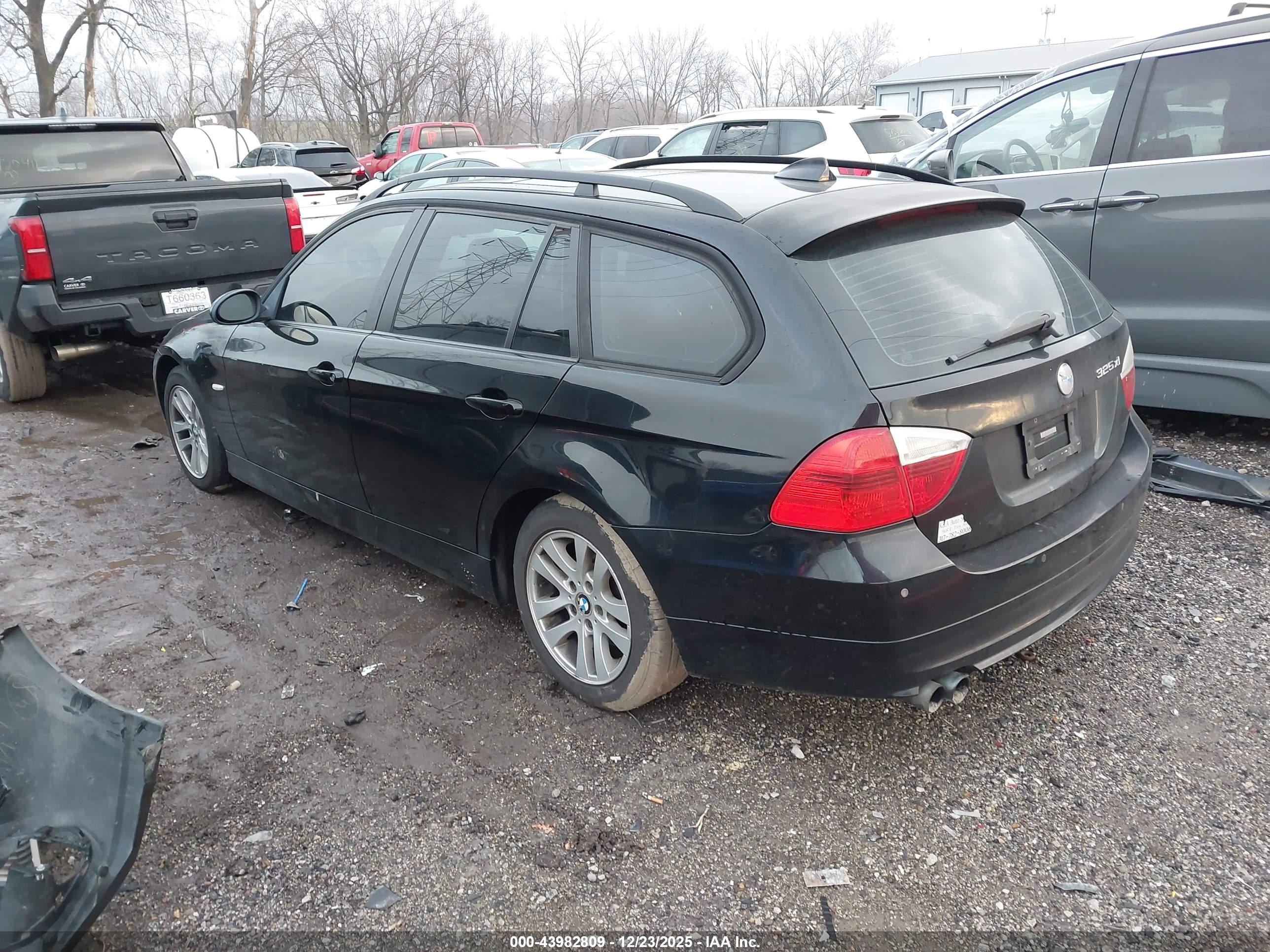 BMW 325XIT image 3