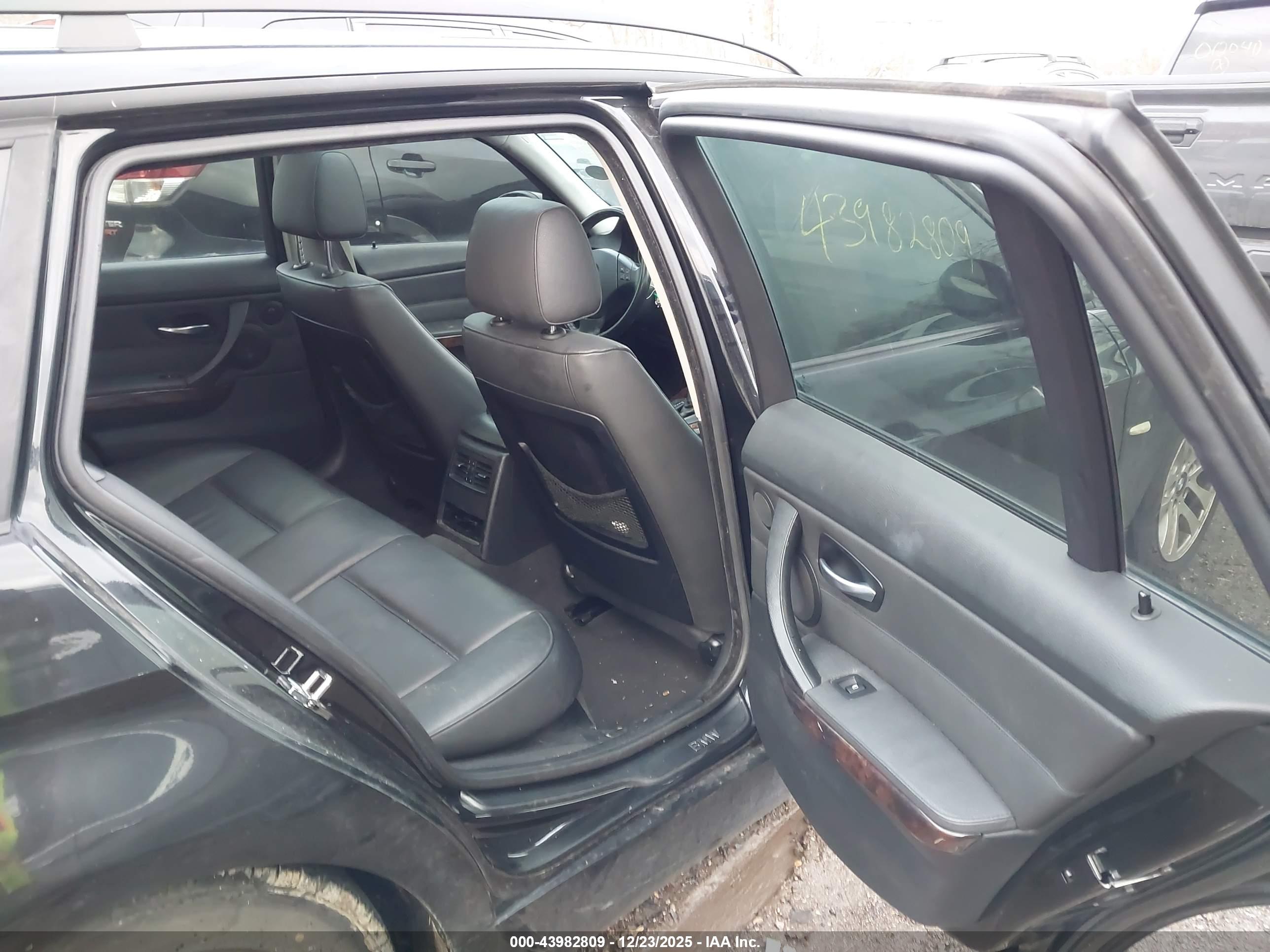 BMW 325XIT image 8
