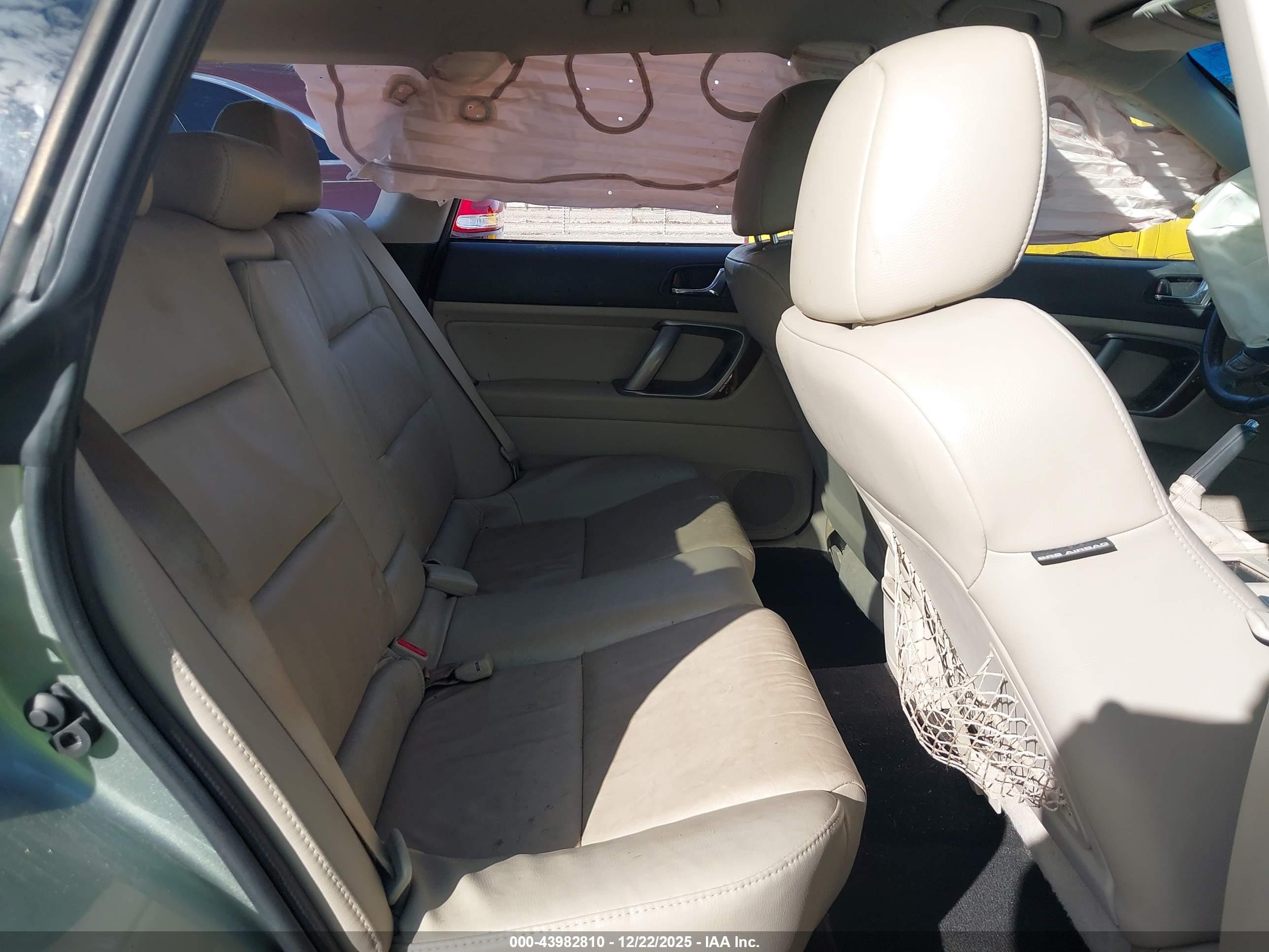 SUBARU OUTBACK image 8