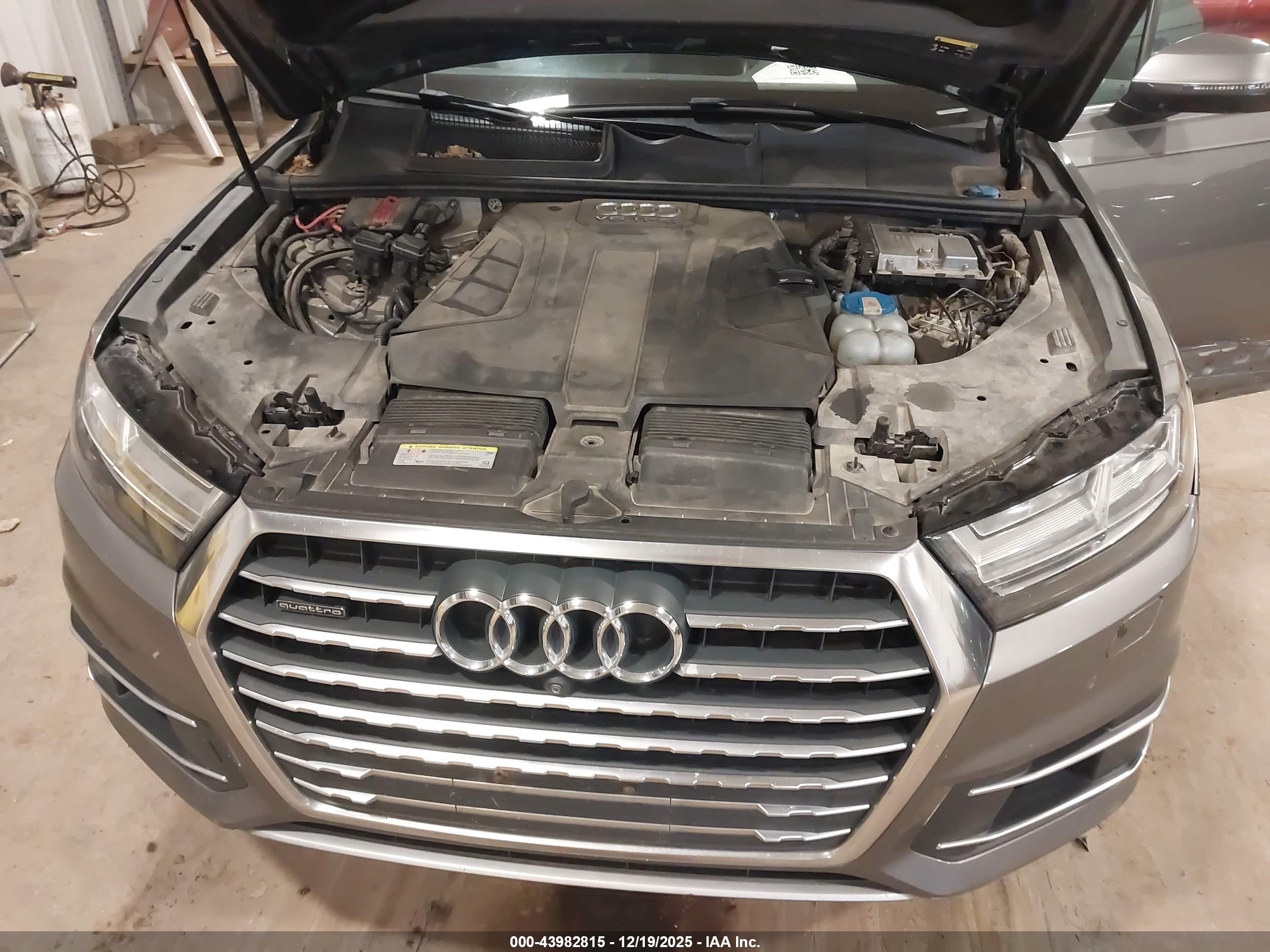 AUDI Q7 image 10