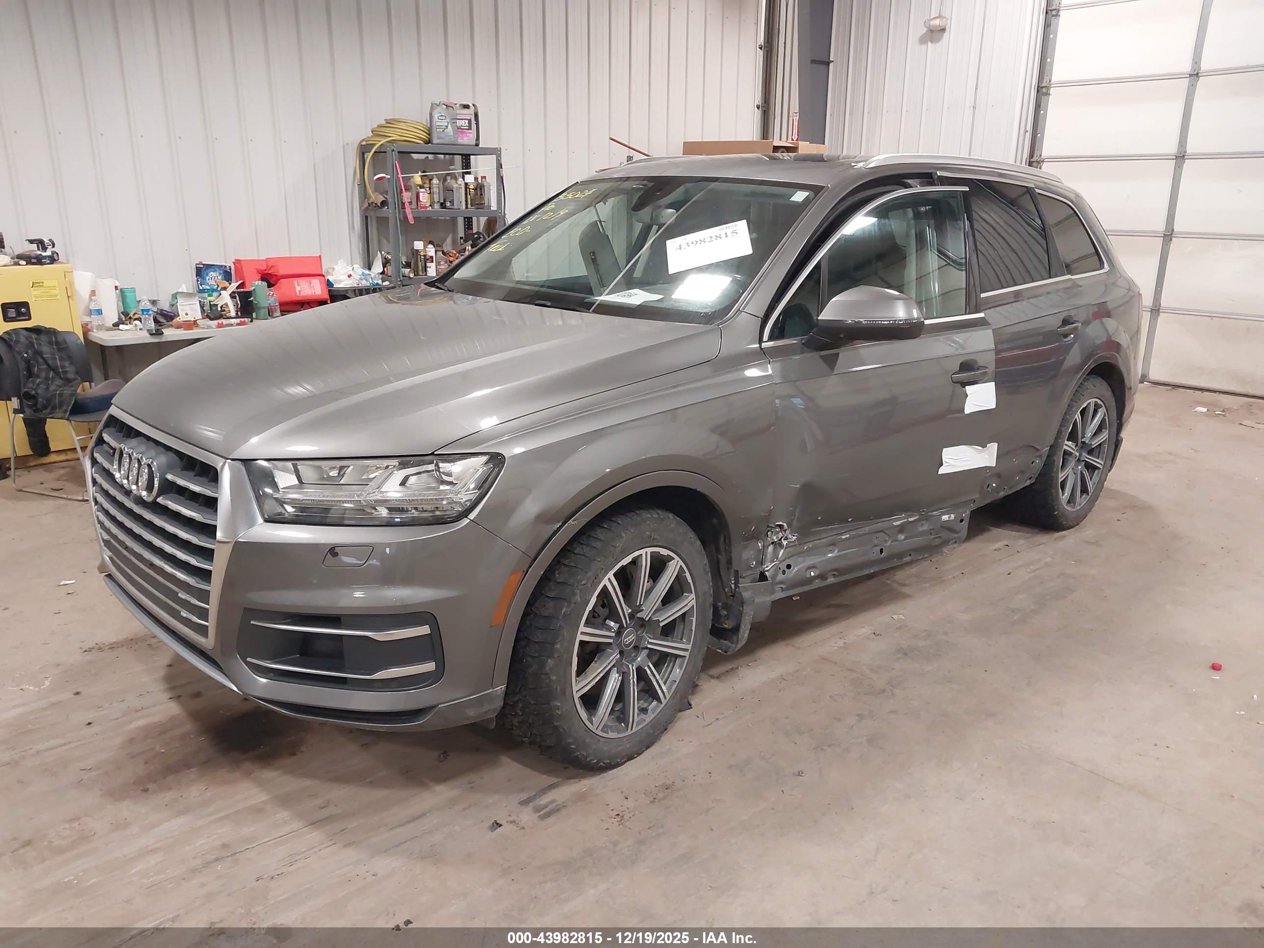 AUDI Q7 image 2