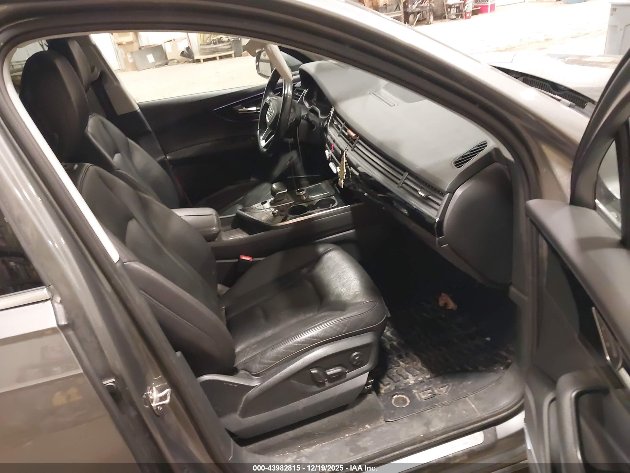 AUDI Q7 image 5
