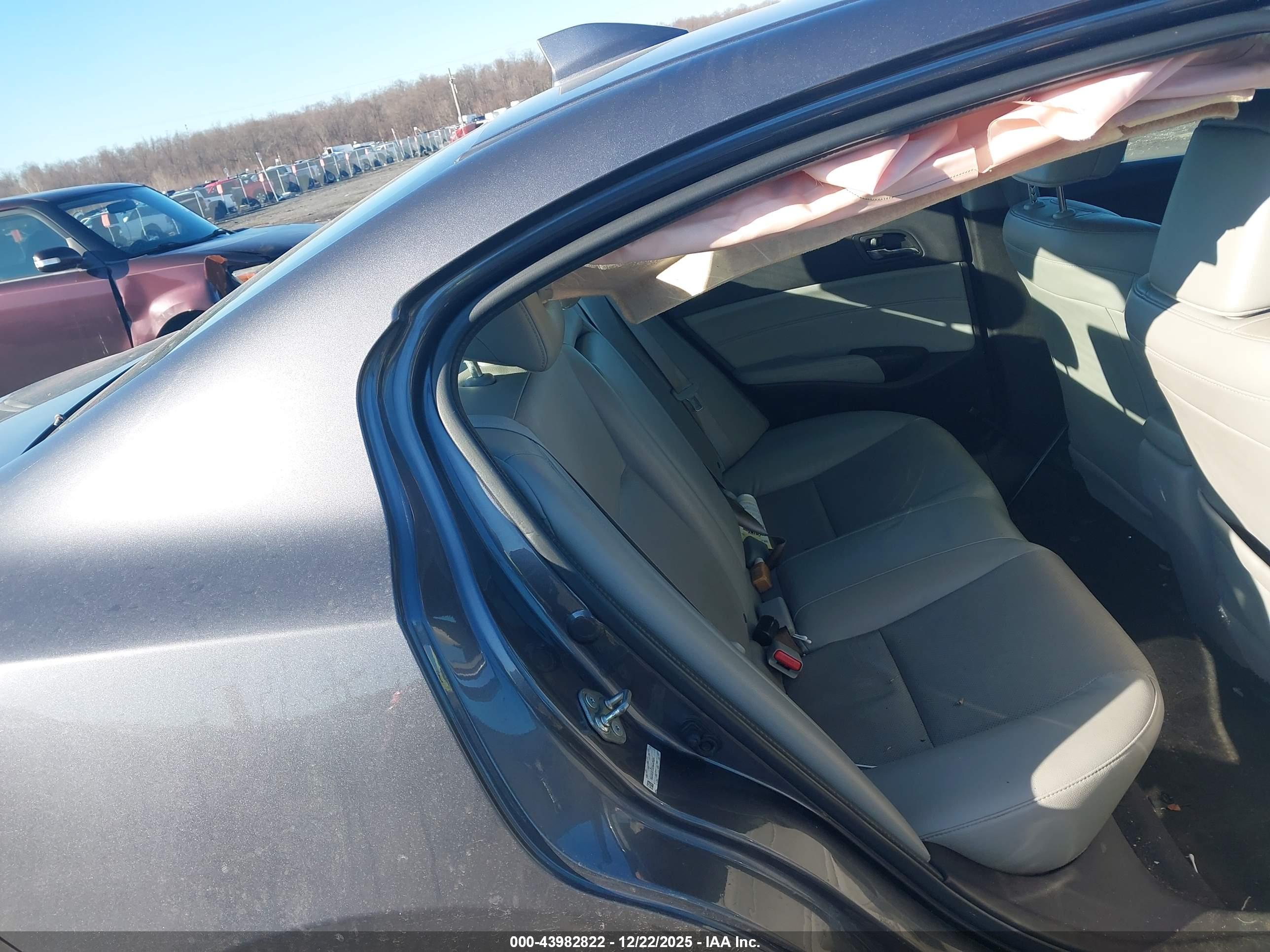 ACURA ILX image 8