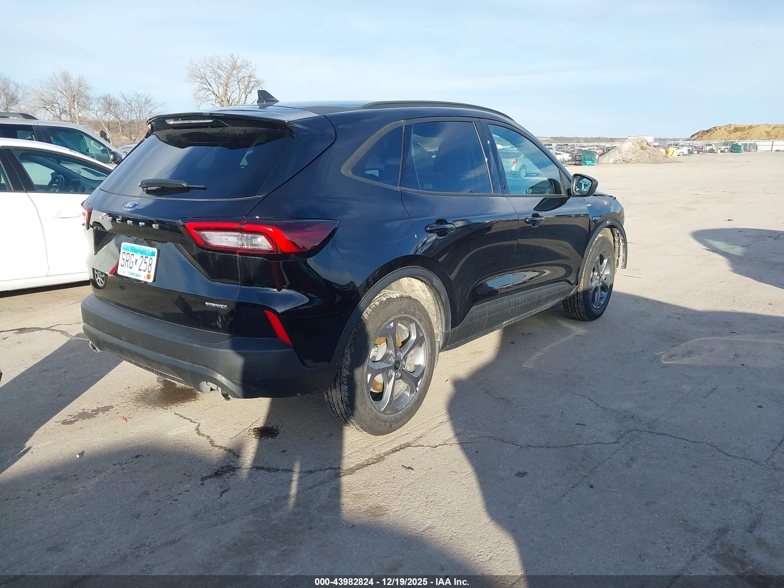 FORD ESCAPE image 4