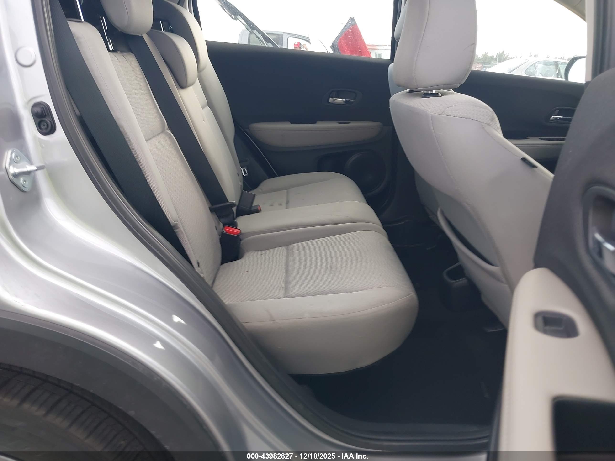 HONDA HR-V image 8