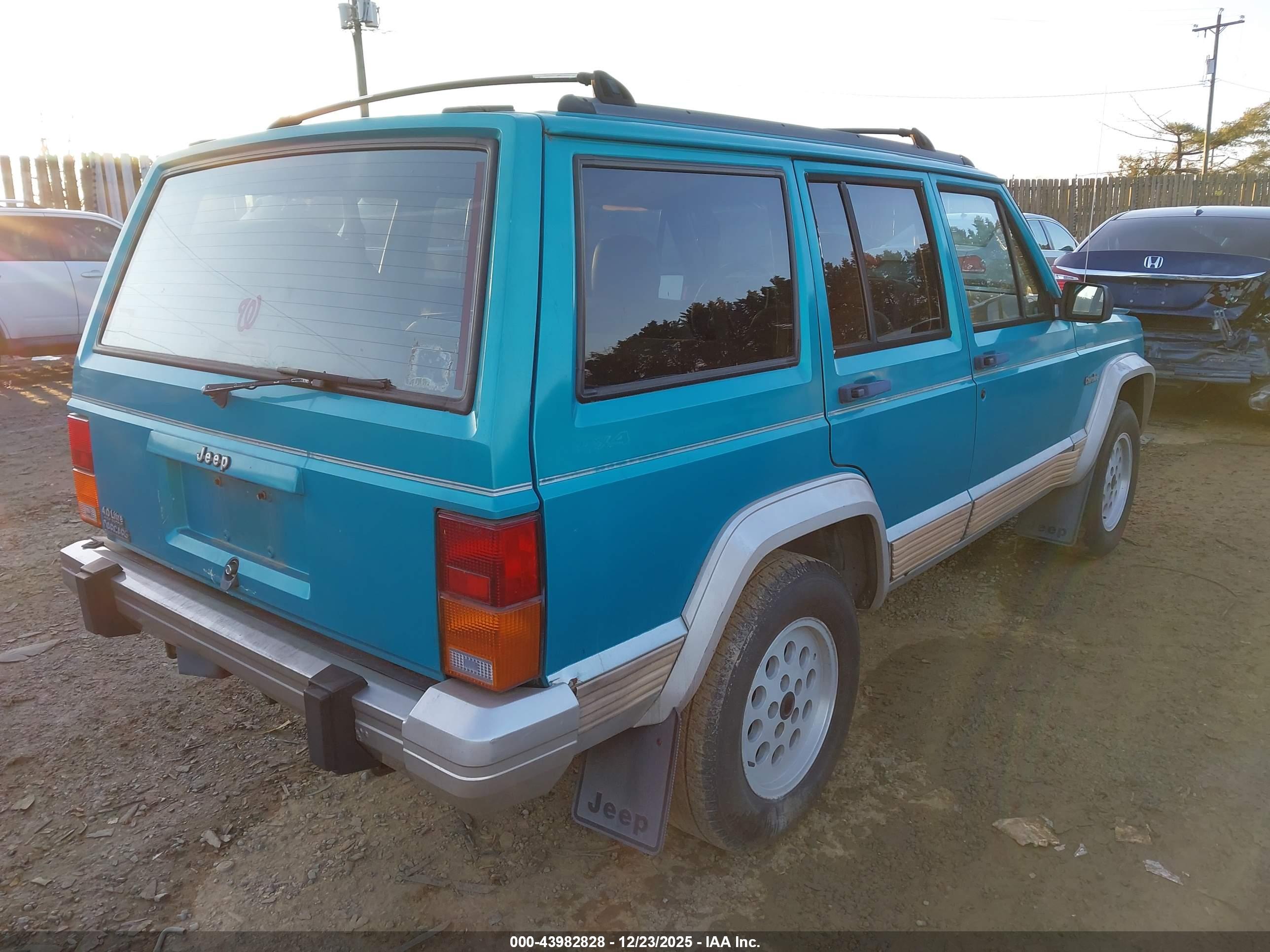 JEEP CHEROKEE image 4