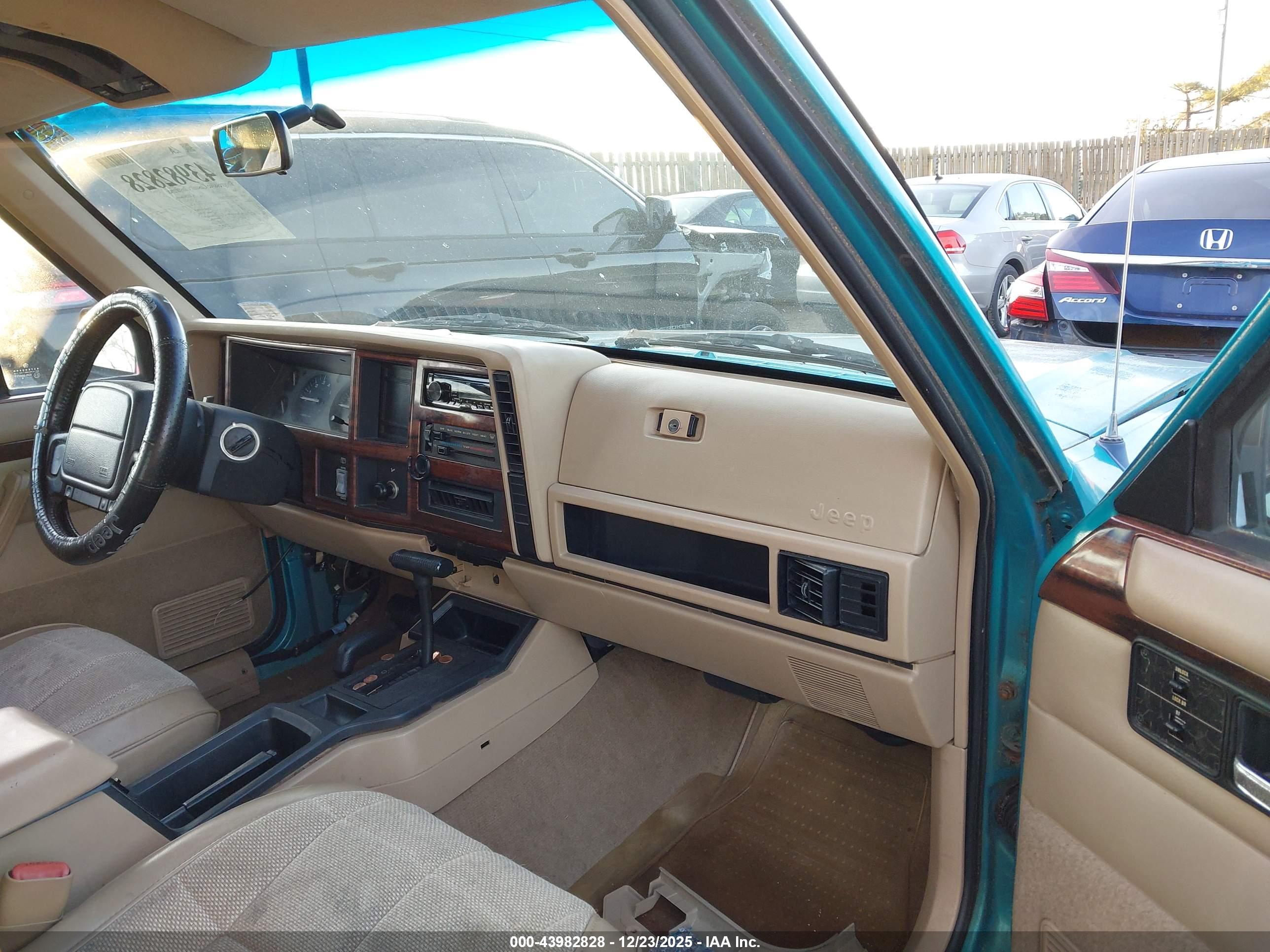 JEEP CHEROKEE image 5