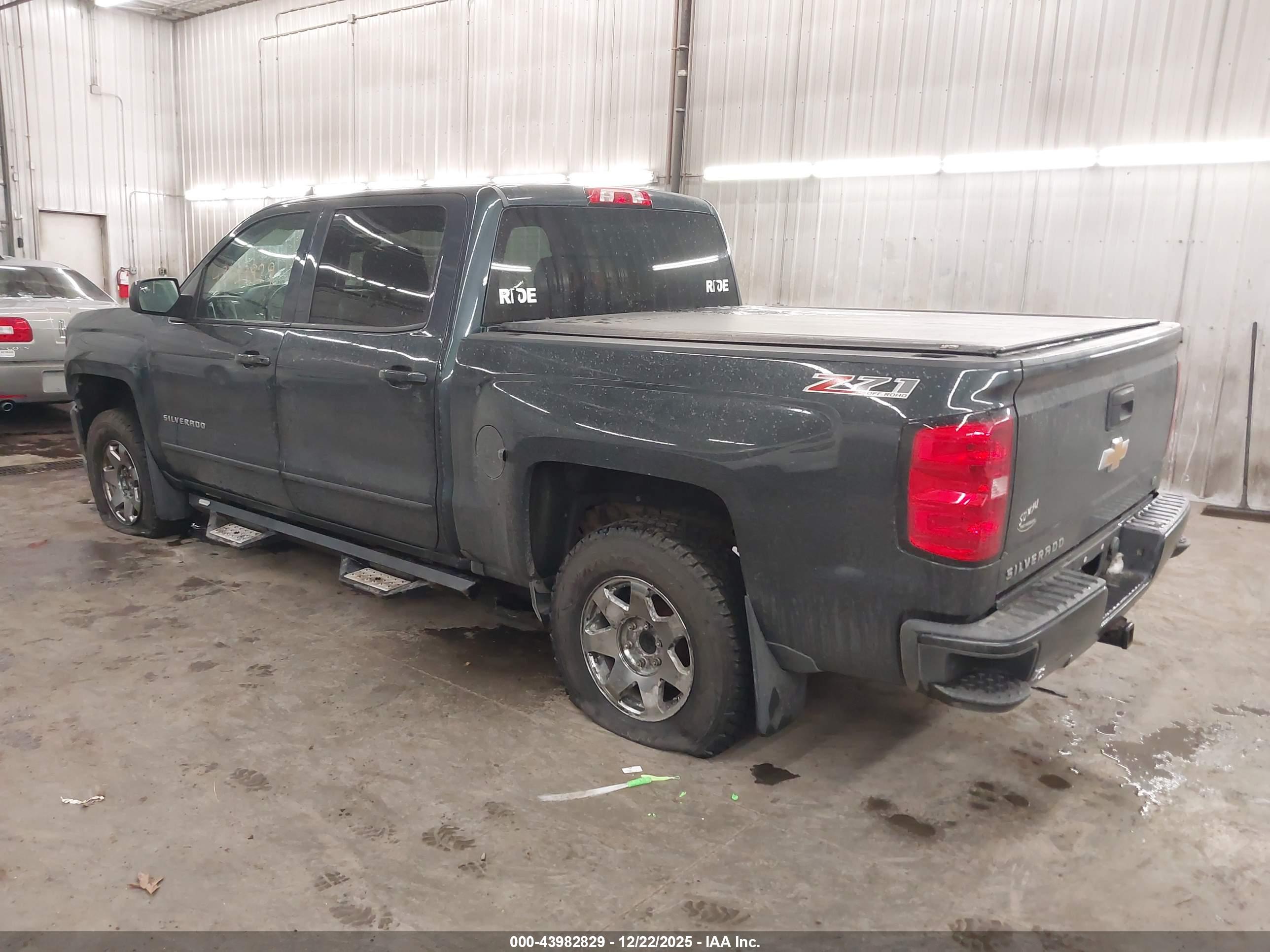 CHEVROLET SILVERADO image 3