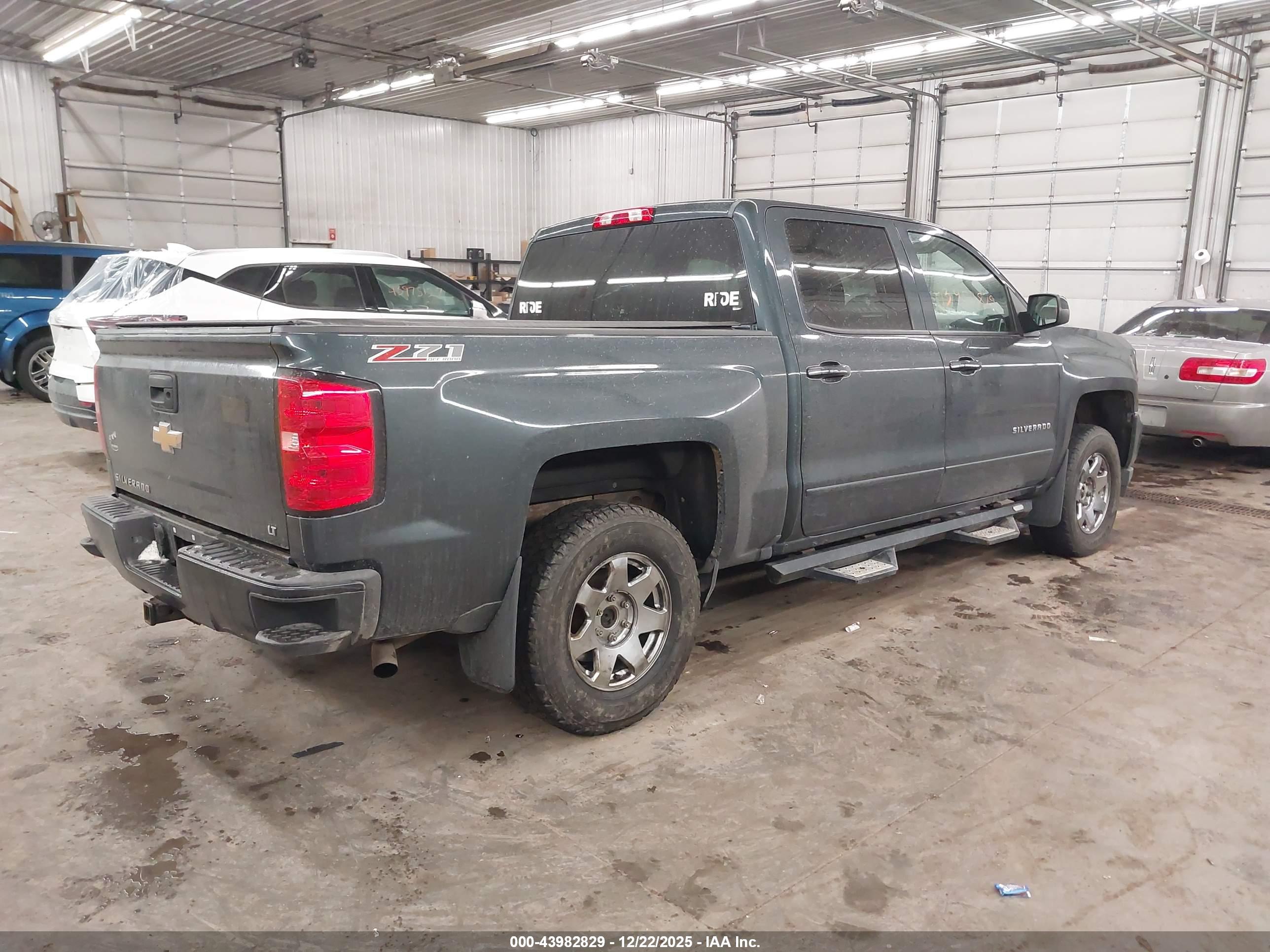 CHEVROLET SILVERADO image 4