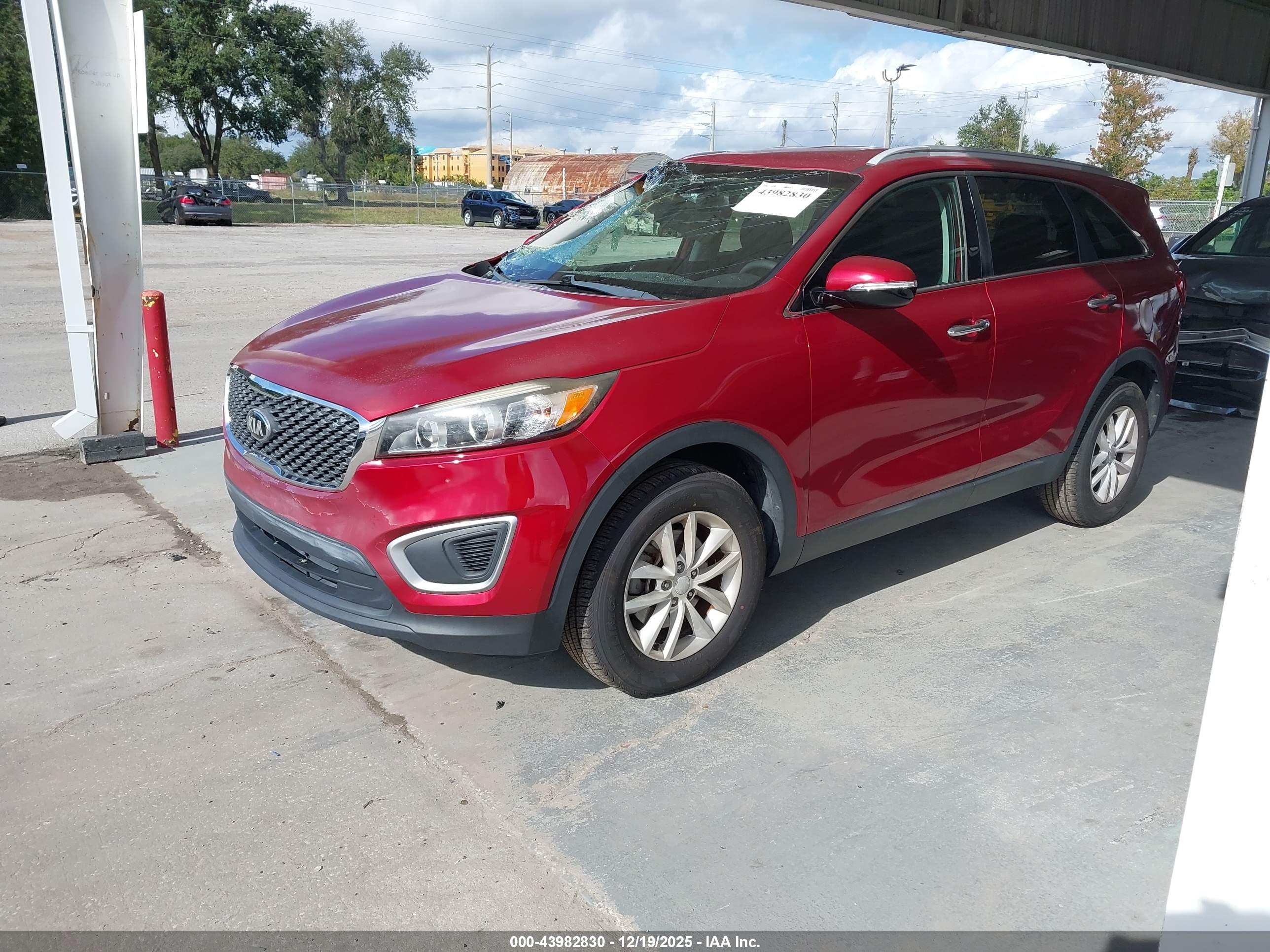 KIA SORENTO image 2