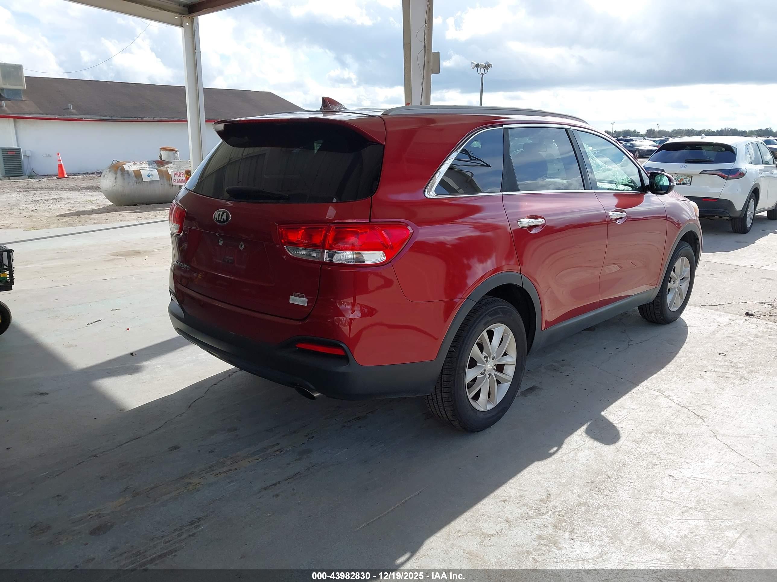 KIA SORENTO image 4