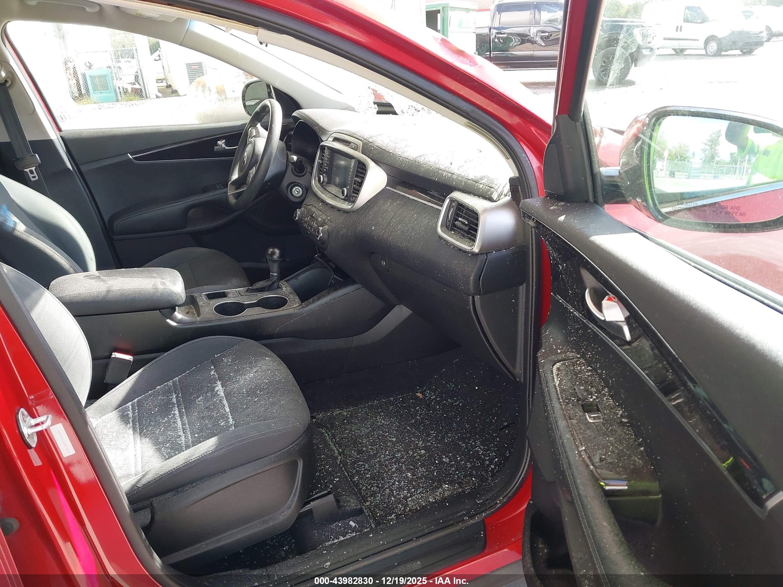 KIA SORENTO image 5