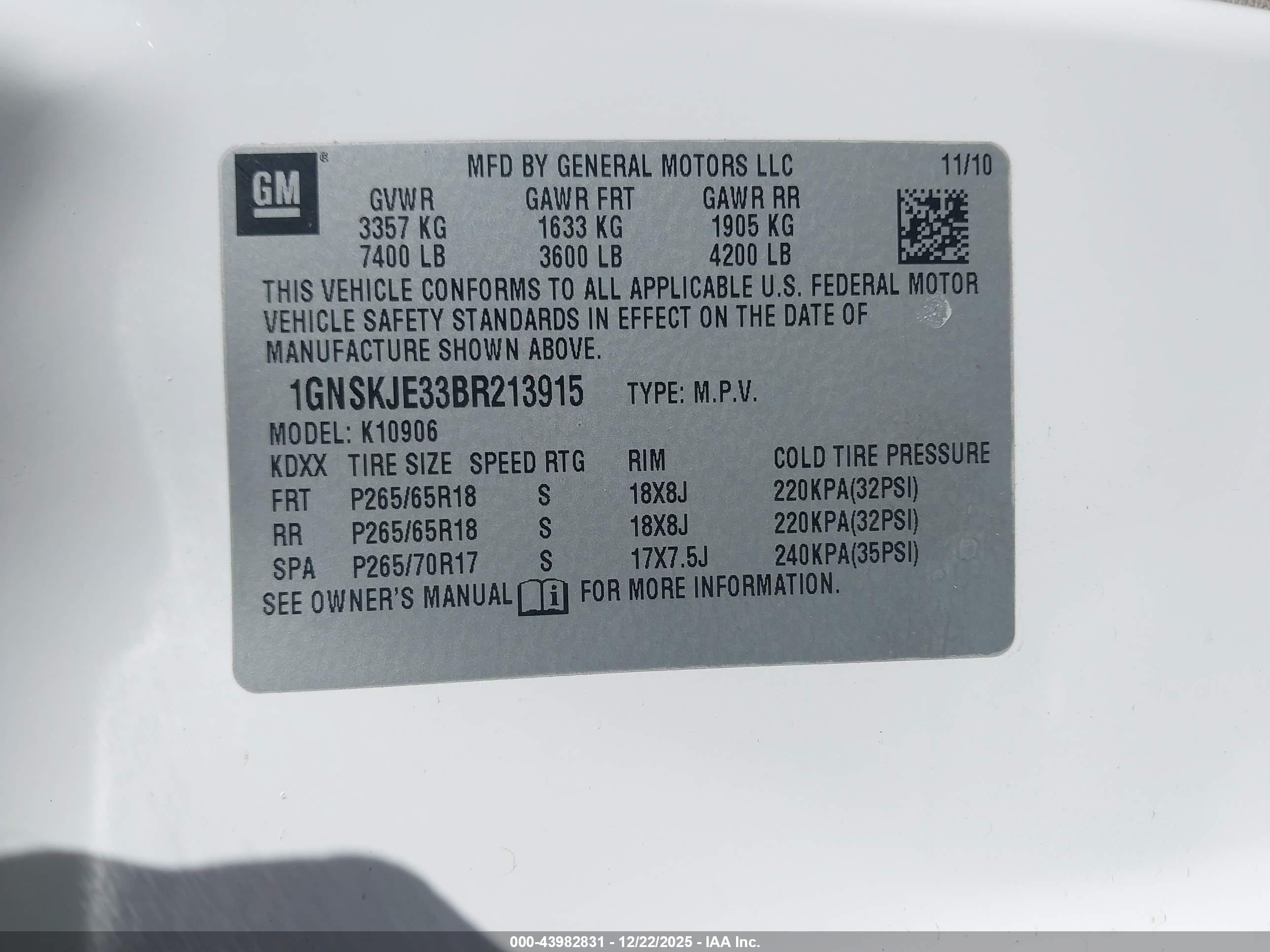 CHEVROLET SUBURBAN image 9