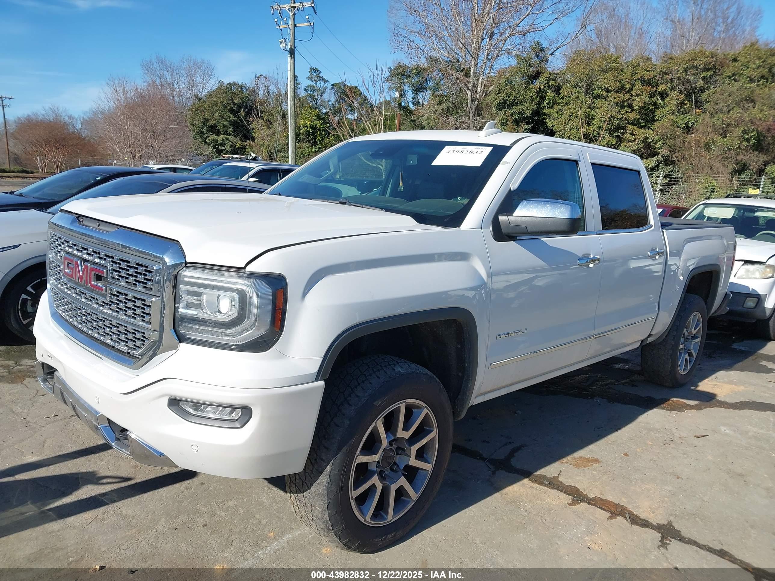 GMC SIERRA image 2