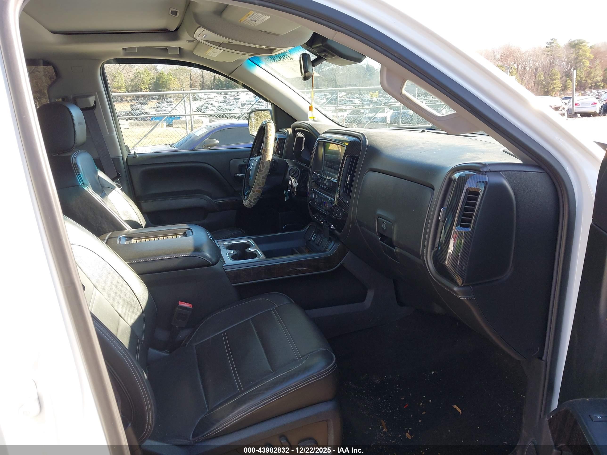 GMC SIERRA image 5