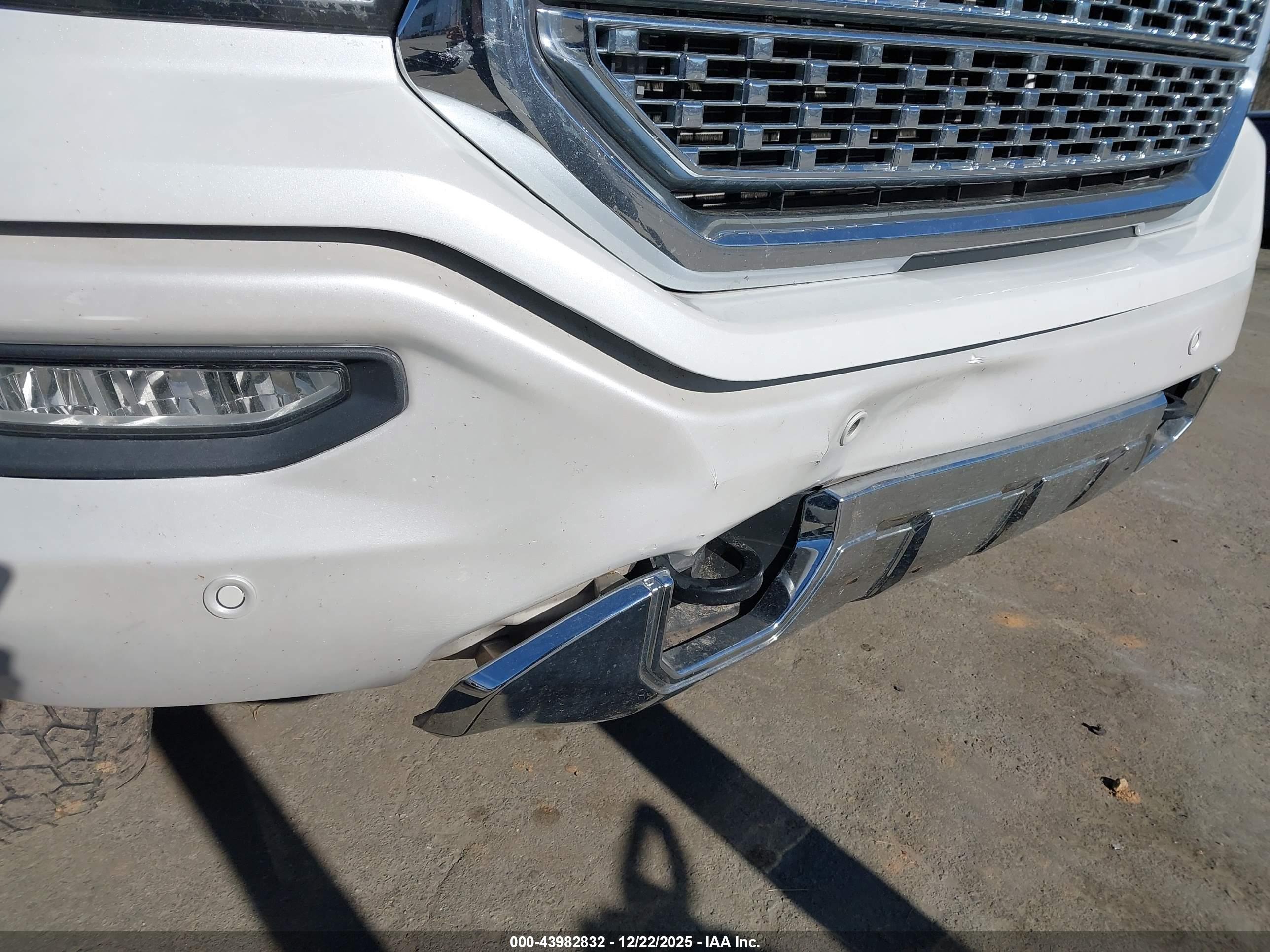 GMC SIERRA image 6