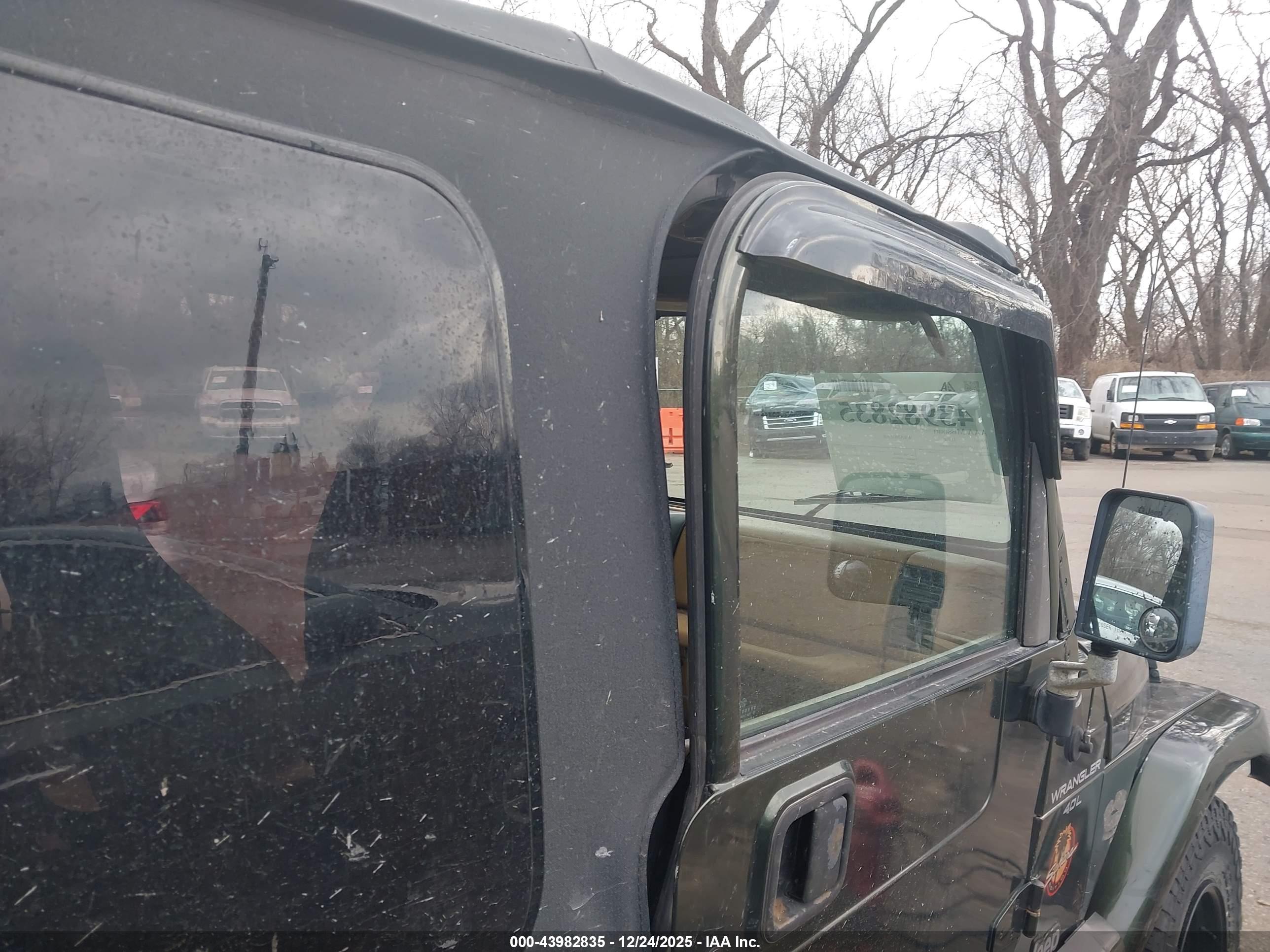 JEEP WRANGLER image 6