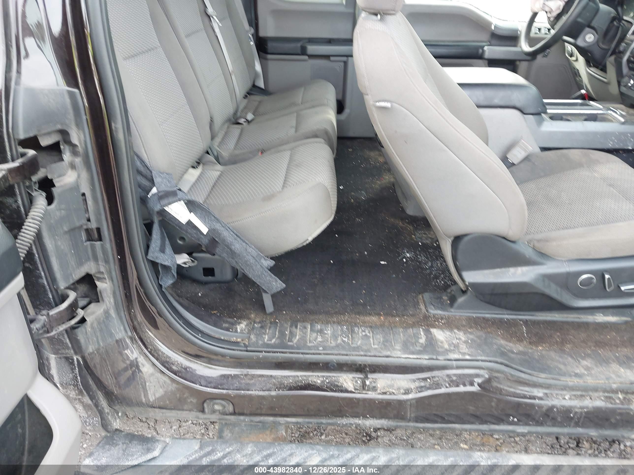 FORD F-150 image 8
