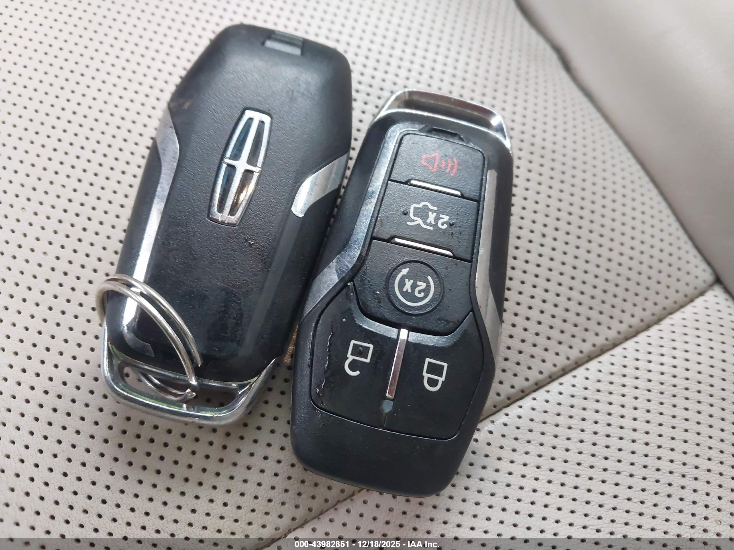 LINCOLN MKX image 11