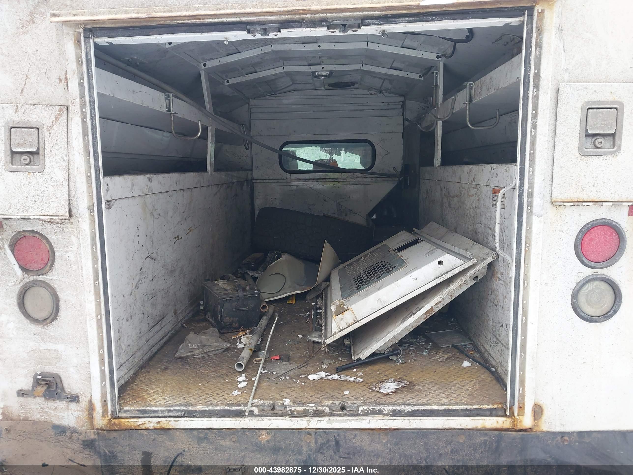 FORD F-350 image 8