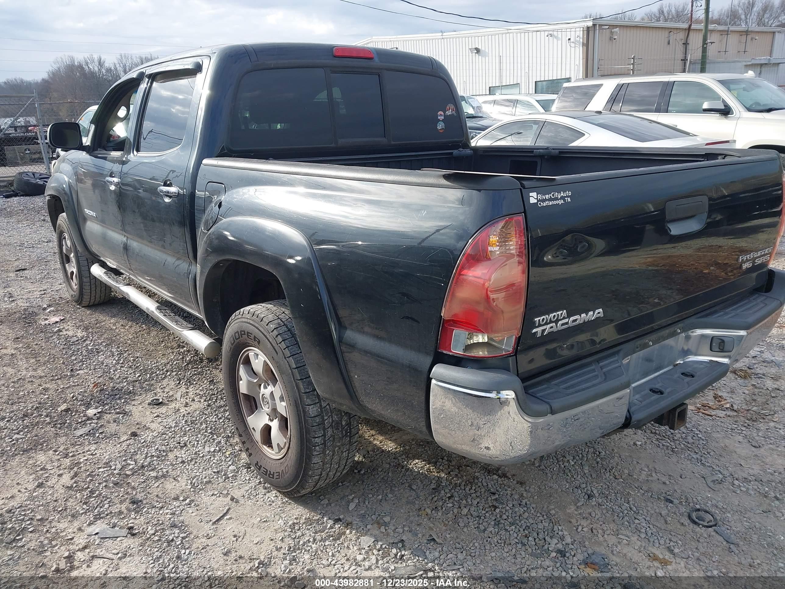 TOYOTA TACOMA image 3