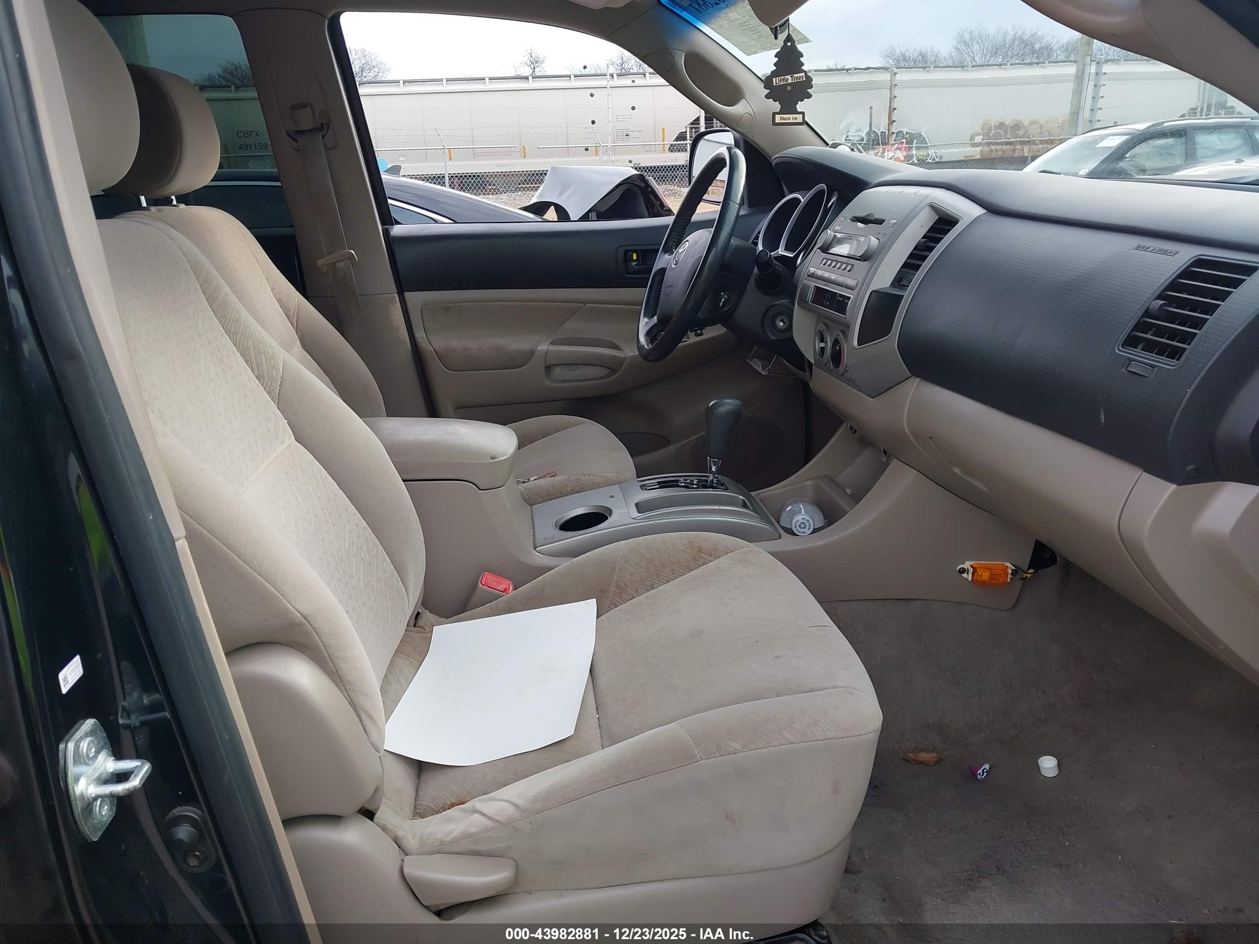 TOYOTA TACOMA image 5