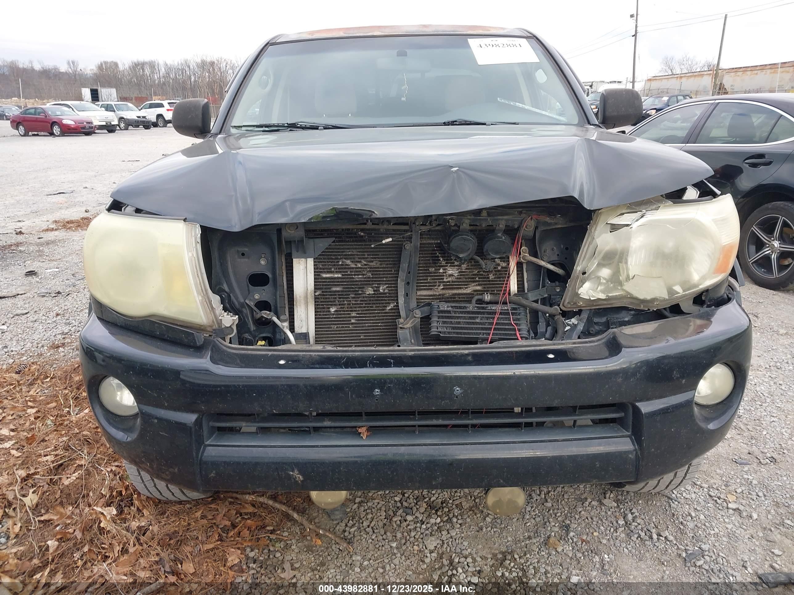 TOYOTA TACOMA image 6