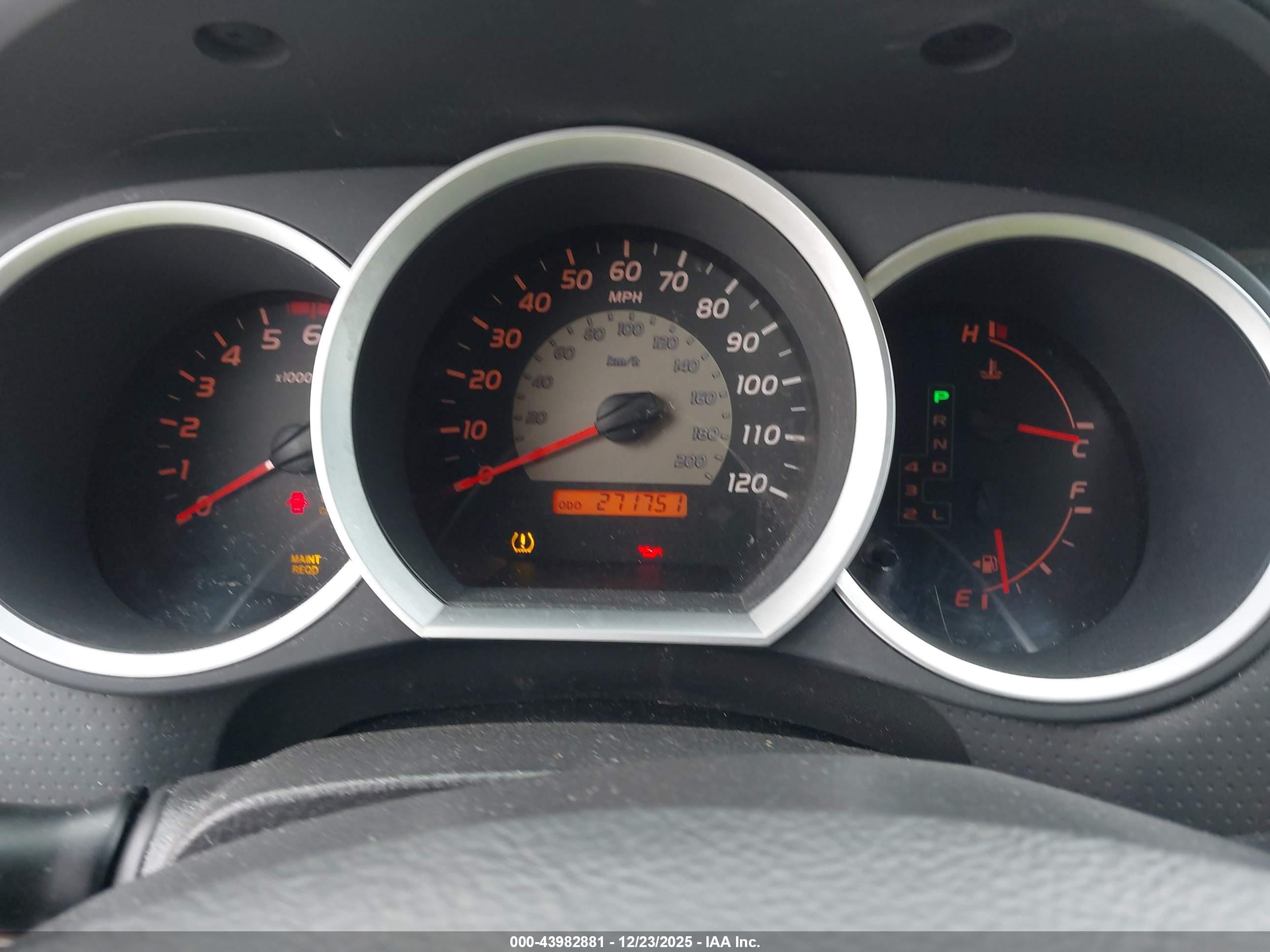 TOYOTA TACOMA image 7