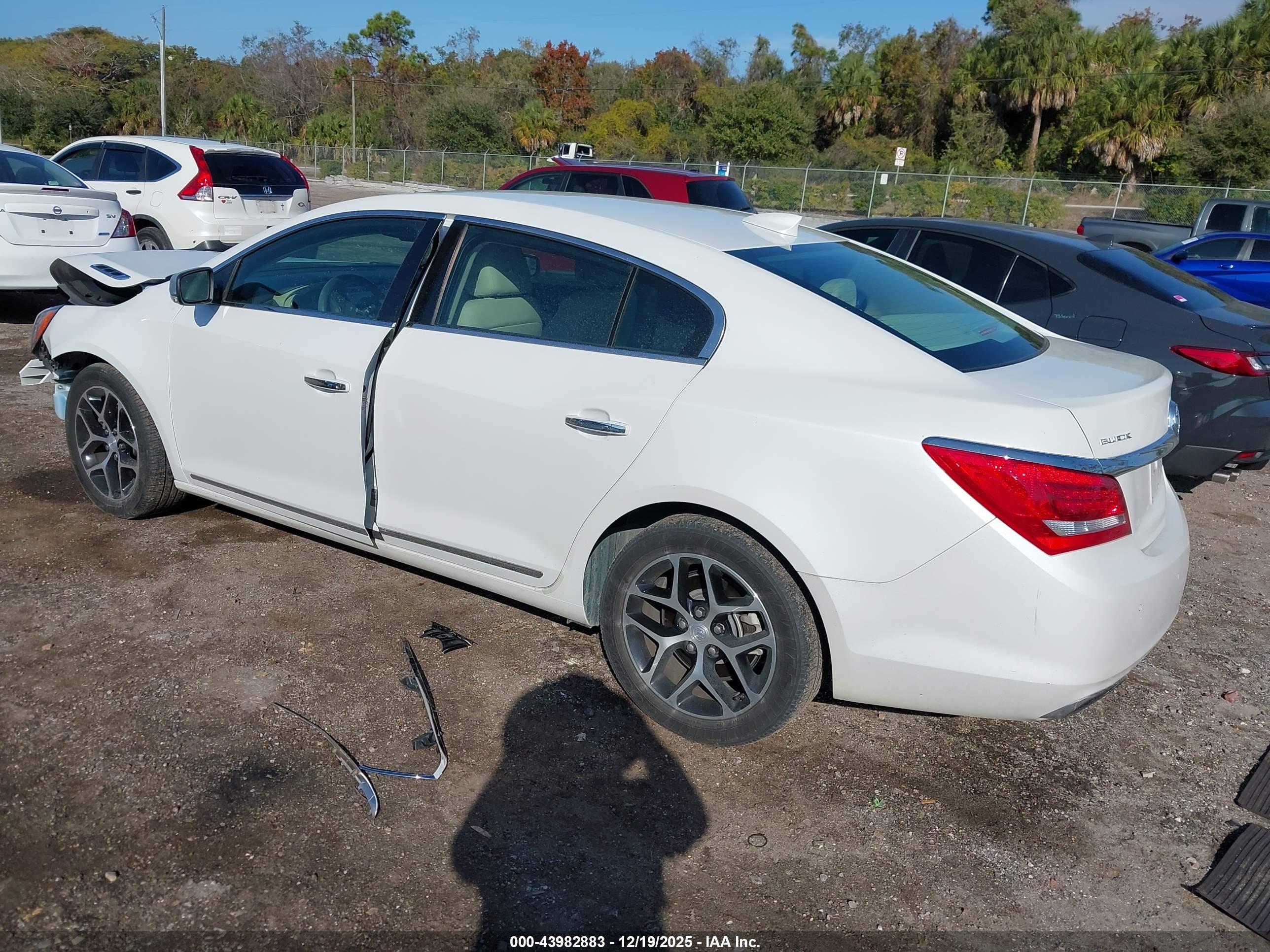 BUICK LACROSSE image 3