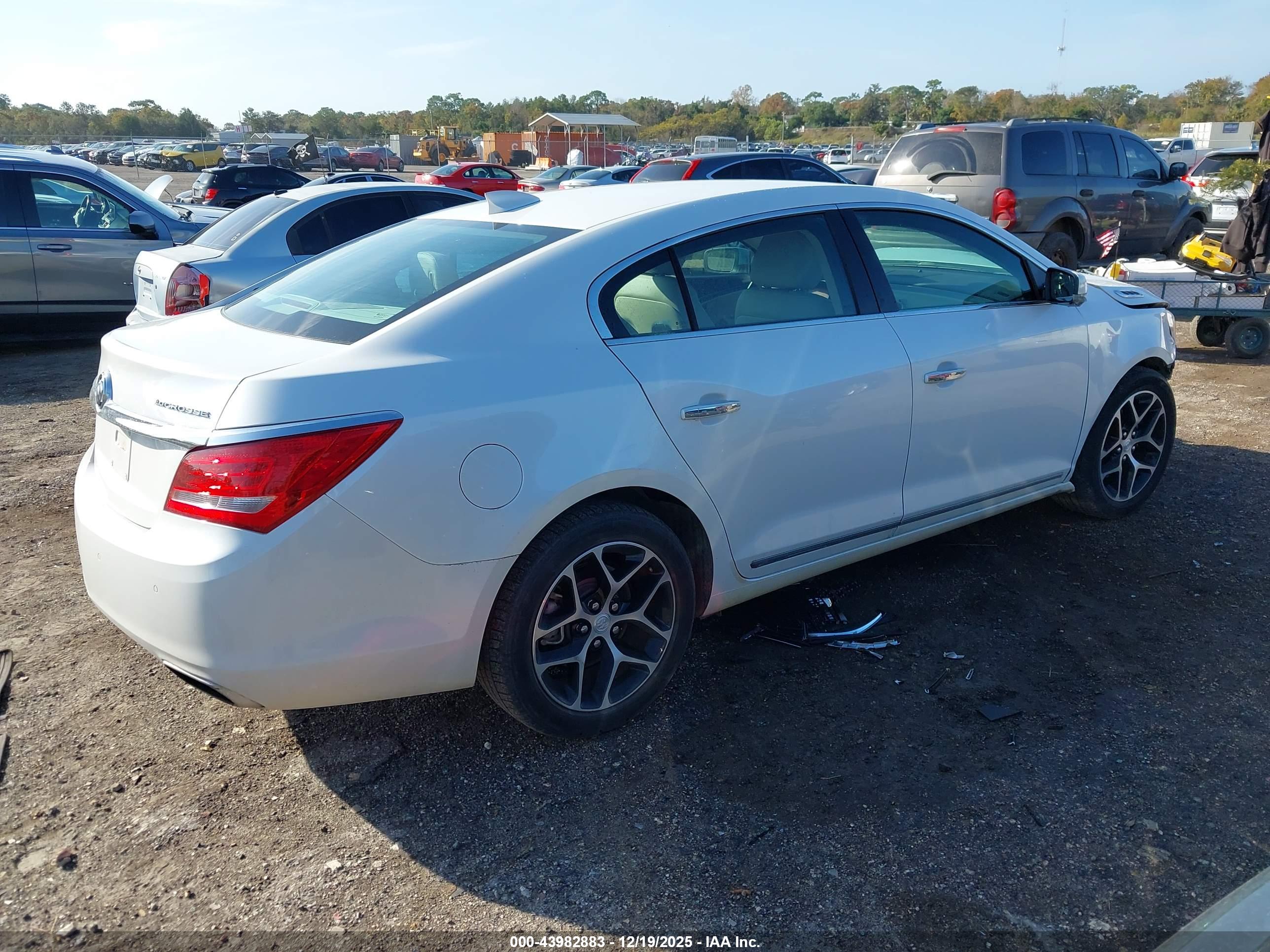 BUICK LACROSSE image 4