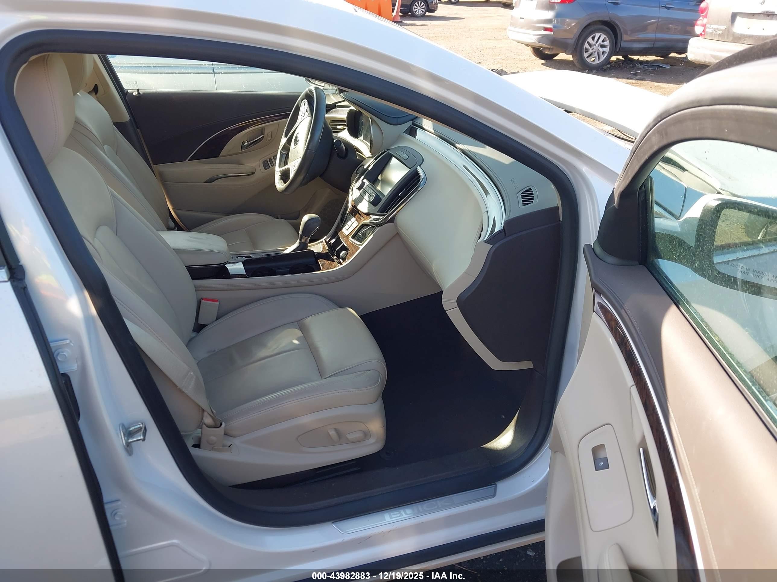 BUICK LACROSSE image 5