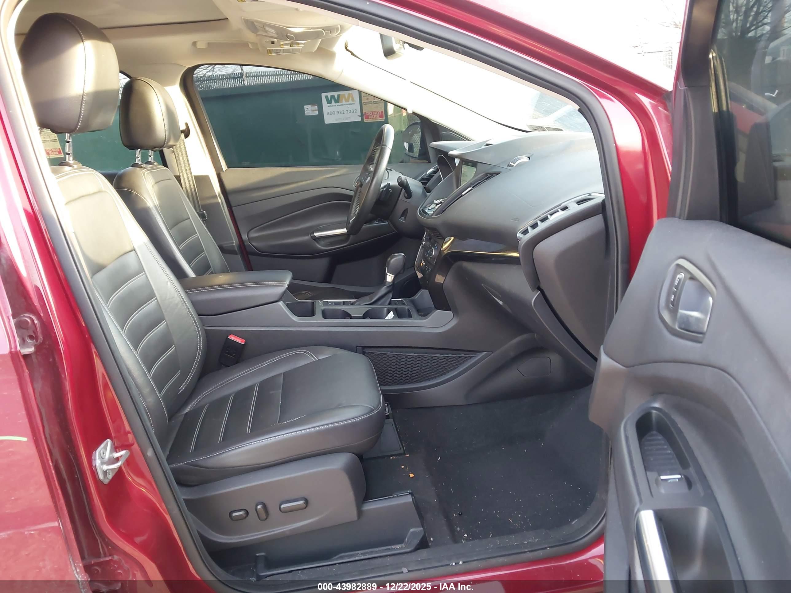FORD ESCAPE image 5