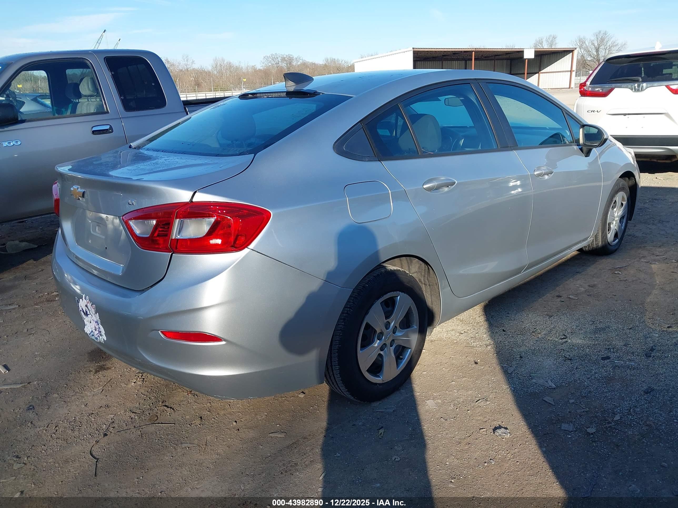 CHEVROLET CRUZE image 4