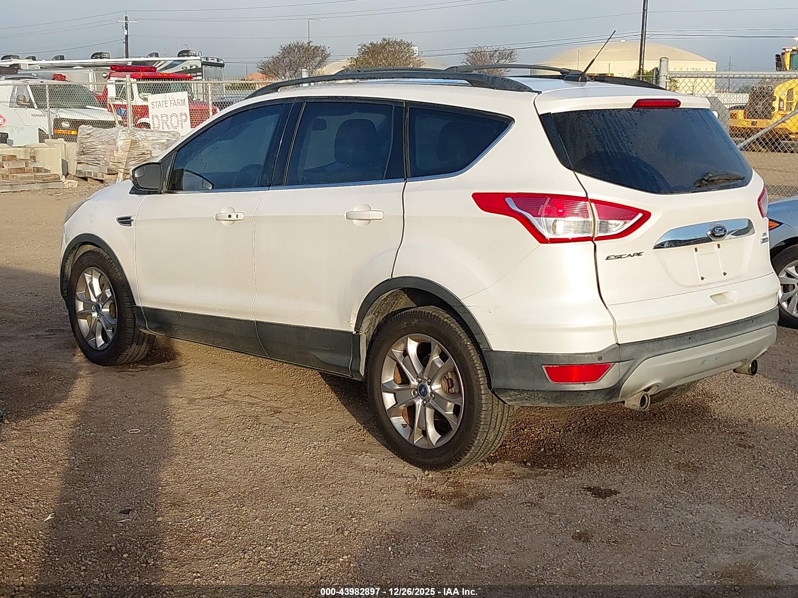 FORD ESCAPE image 3