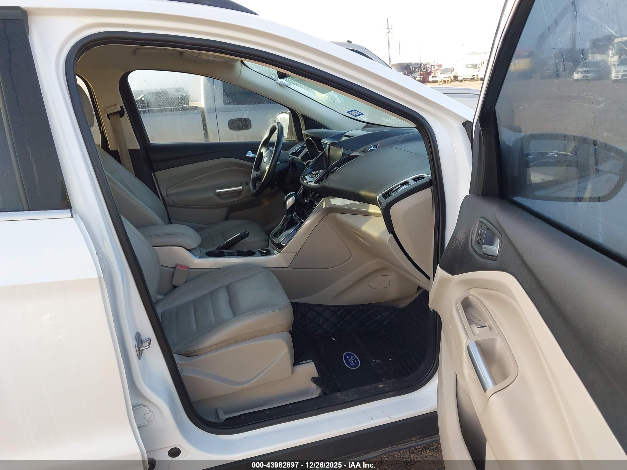 FORD ESCAPE image 5