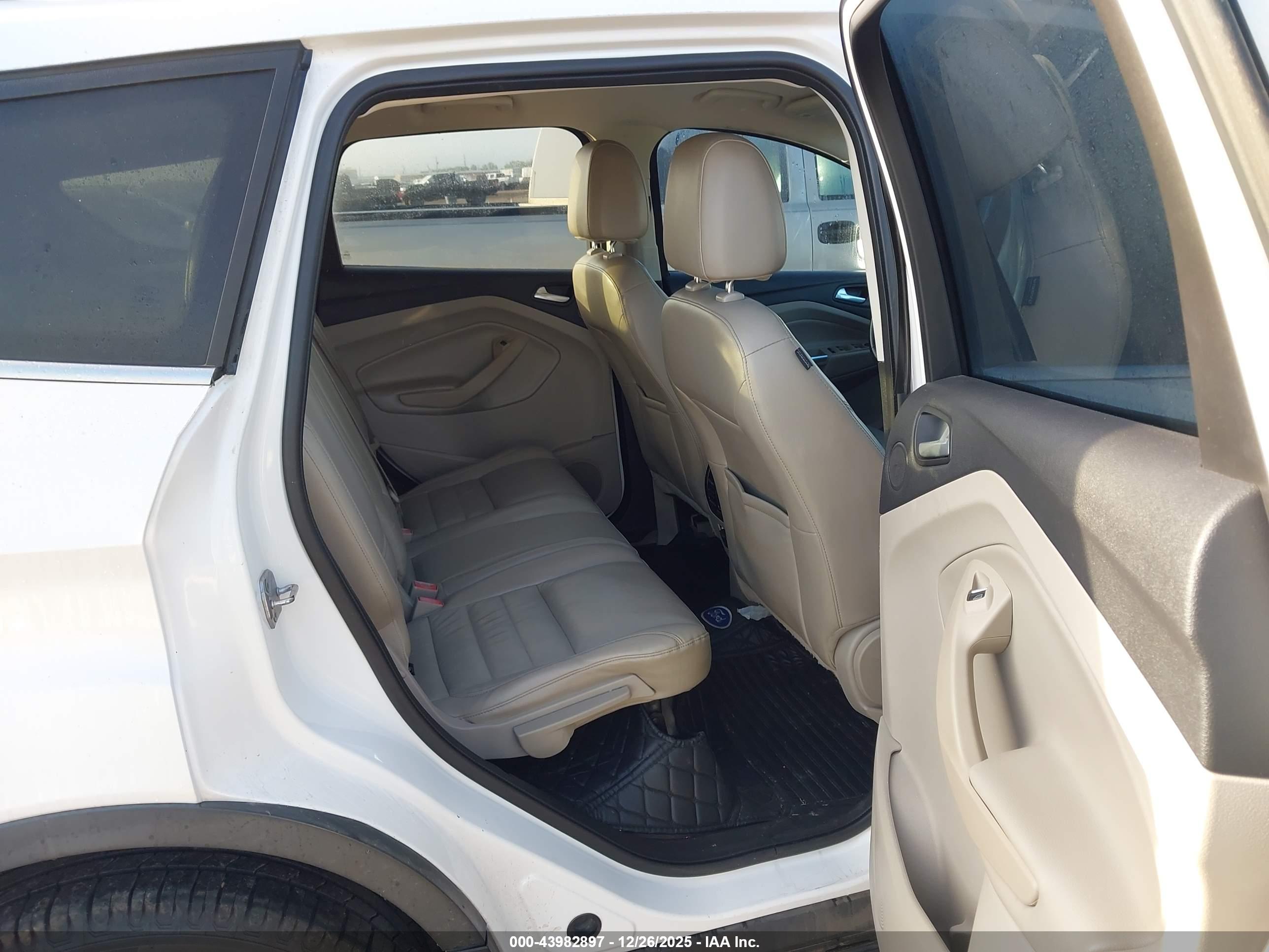 FORD ESCAPE image 8