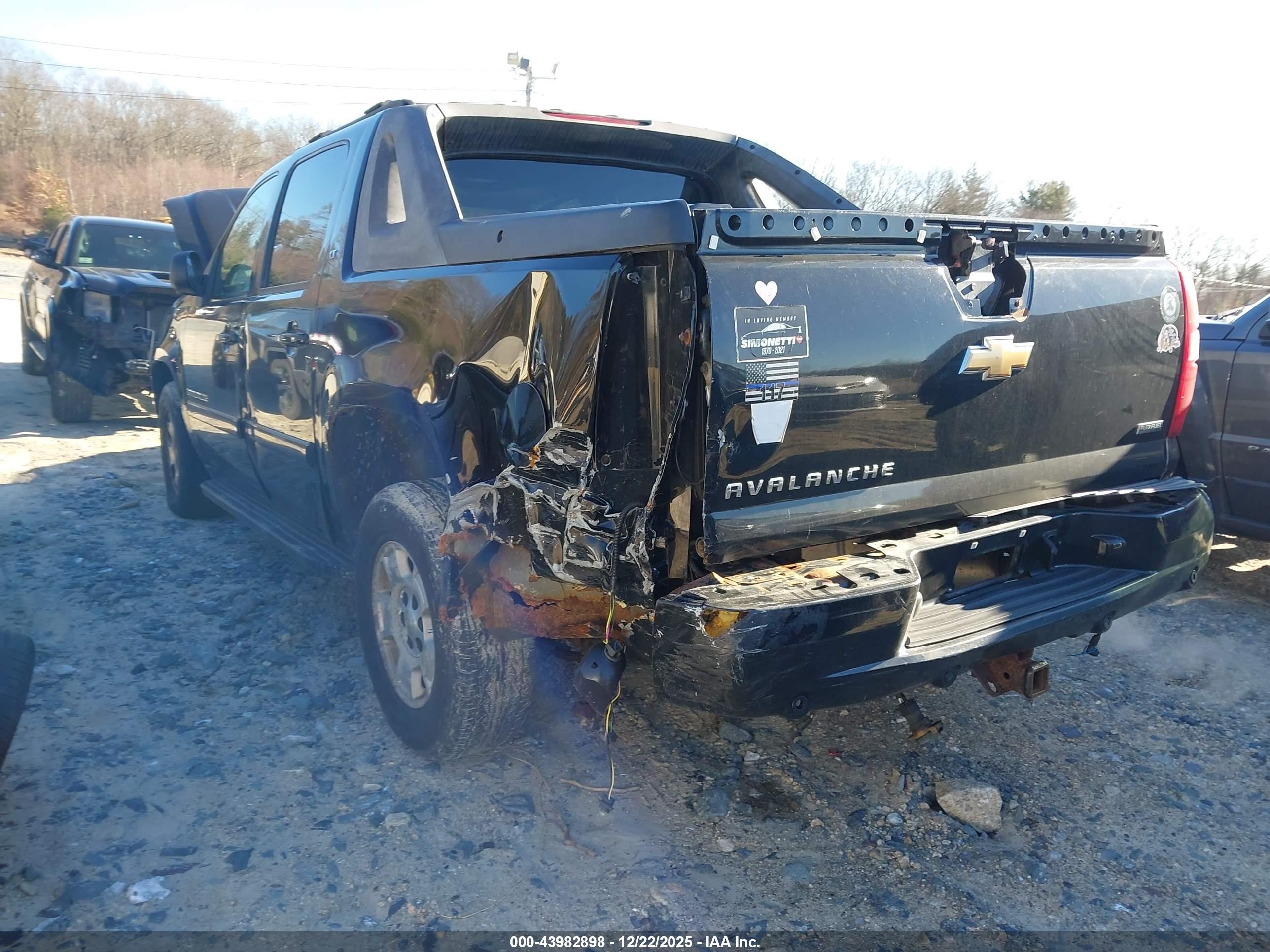 CHEVROLET AVALANCHE image 6